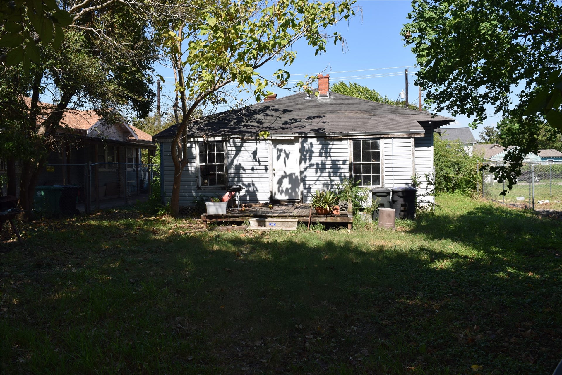 1110 Paschall Street, Houston, TX 77009 rear