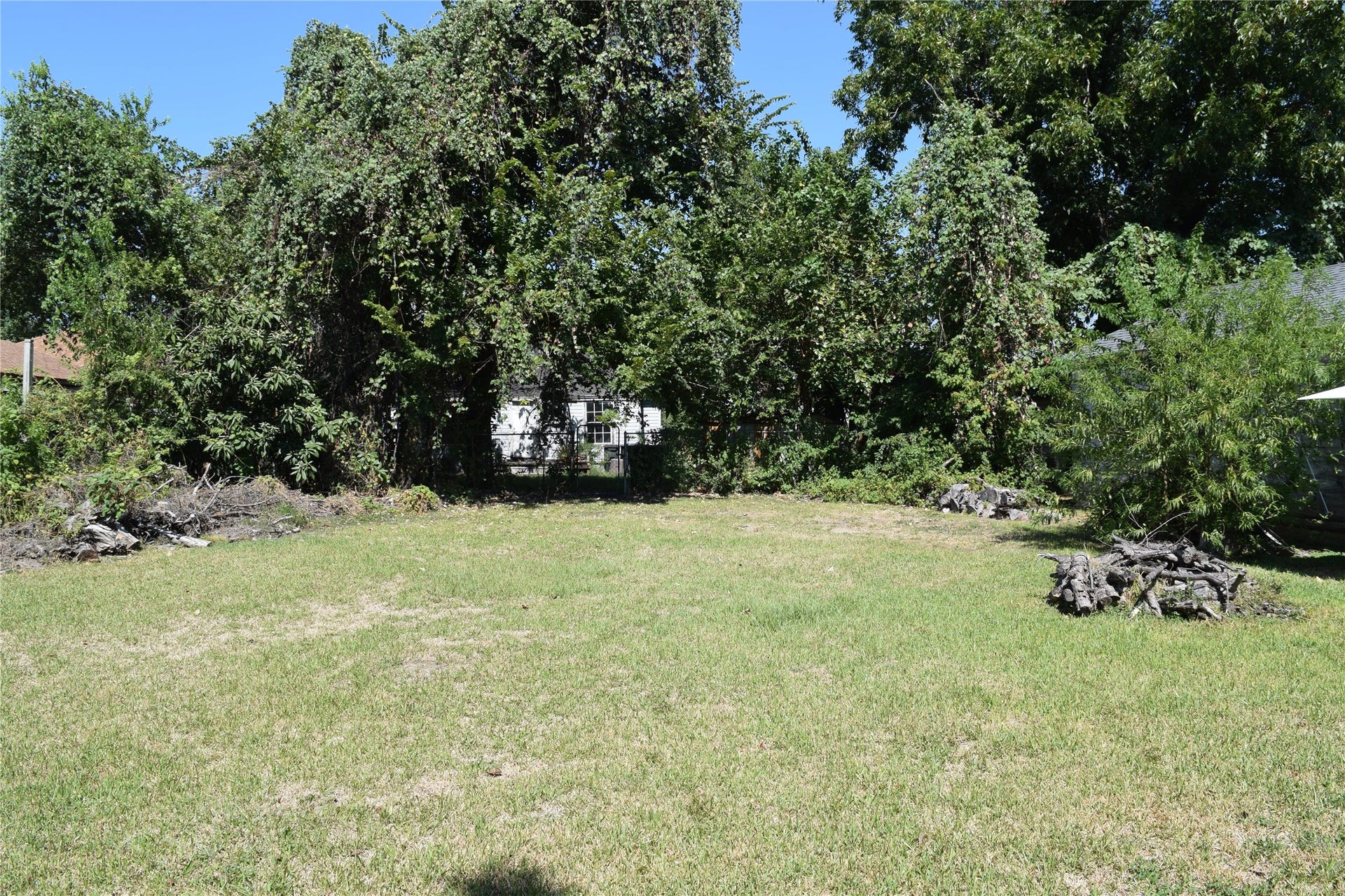 1110 Paschall Street, Houston, TX 77009 Lot view 1