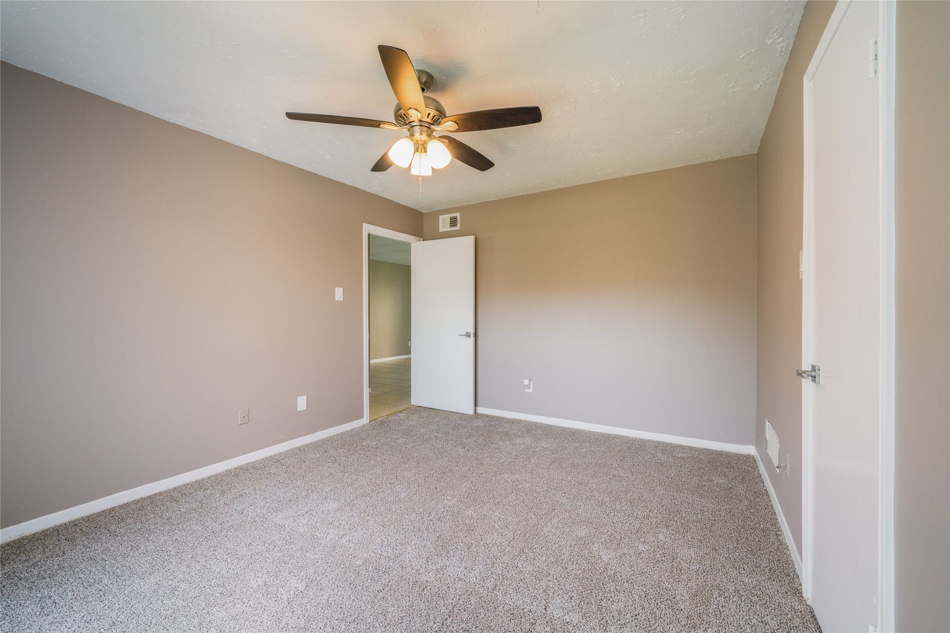 8481 Sands Point Drive, Houston, TX 77036 8481 Sands Point Drive, Houston, TX 77036