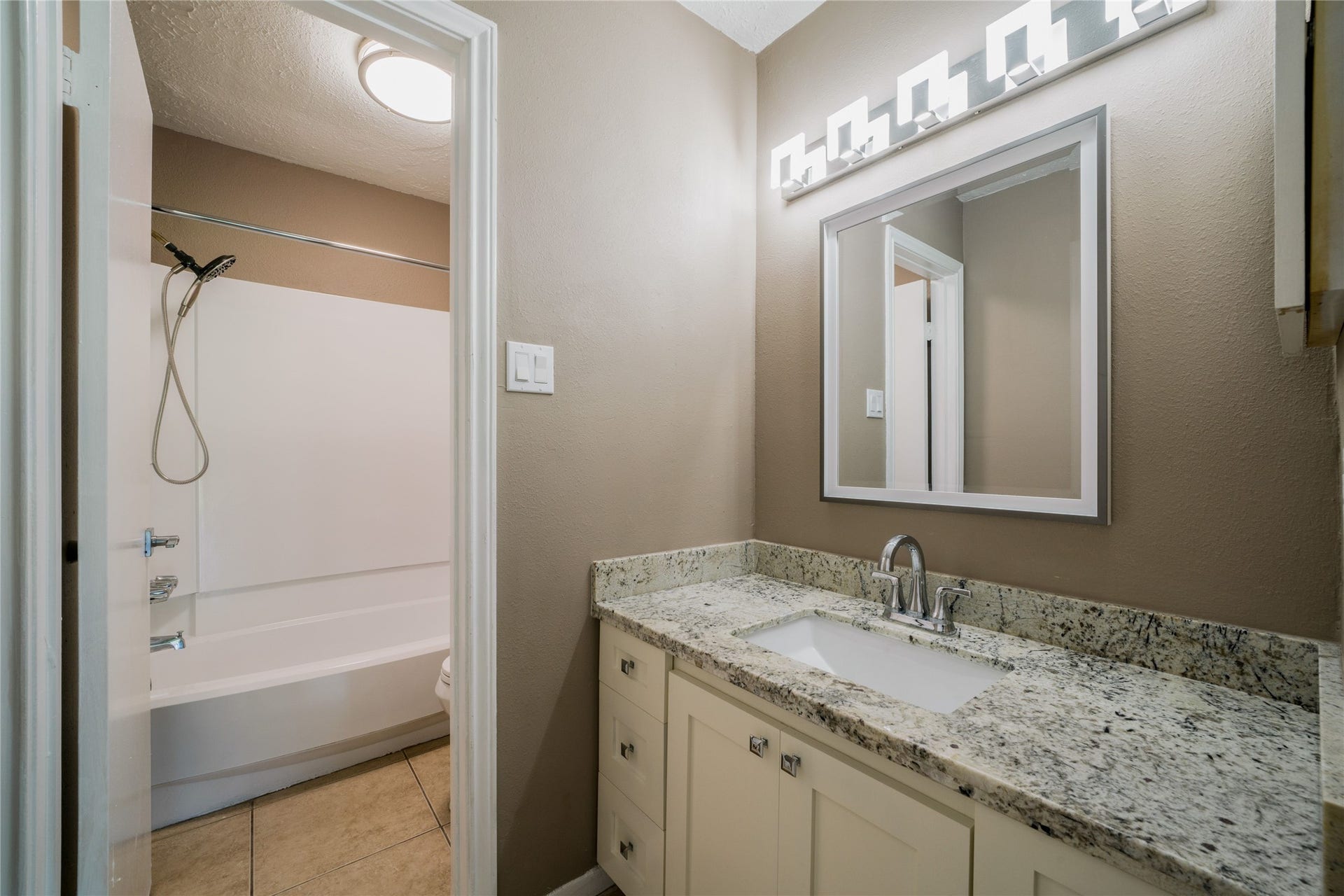 8481 Sands Point Drive, Houston, TX 77036 8481 Sands Point Drive, Houston, TX 77036