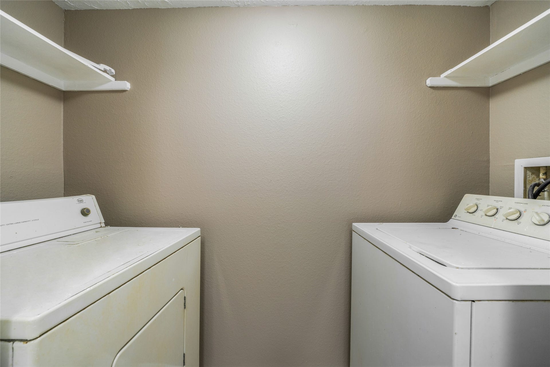 8481 Sands Point Drive, Houston, TX 77036 8481 Sands Point Drive, Houston, TX 77036