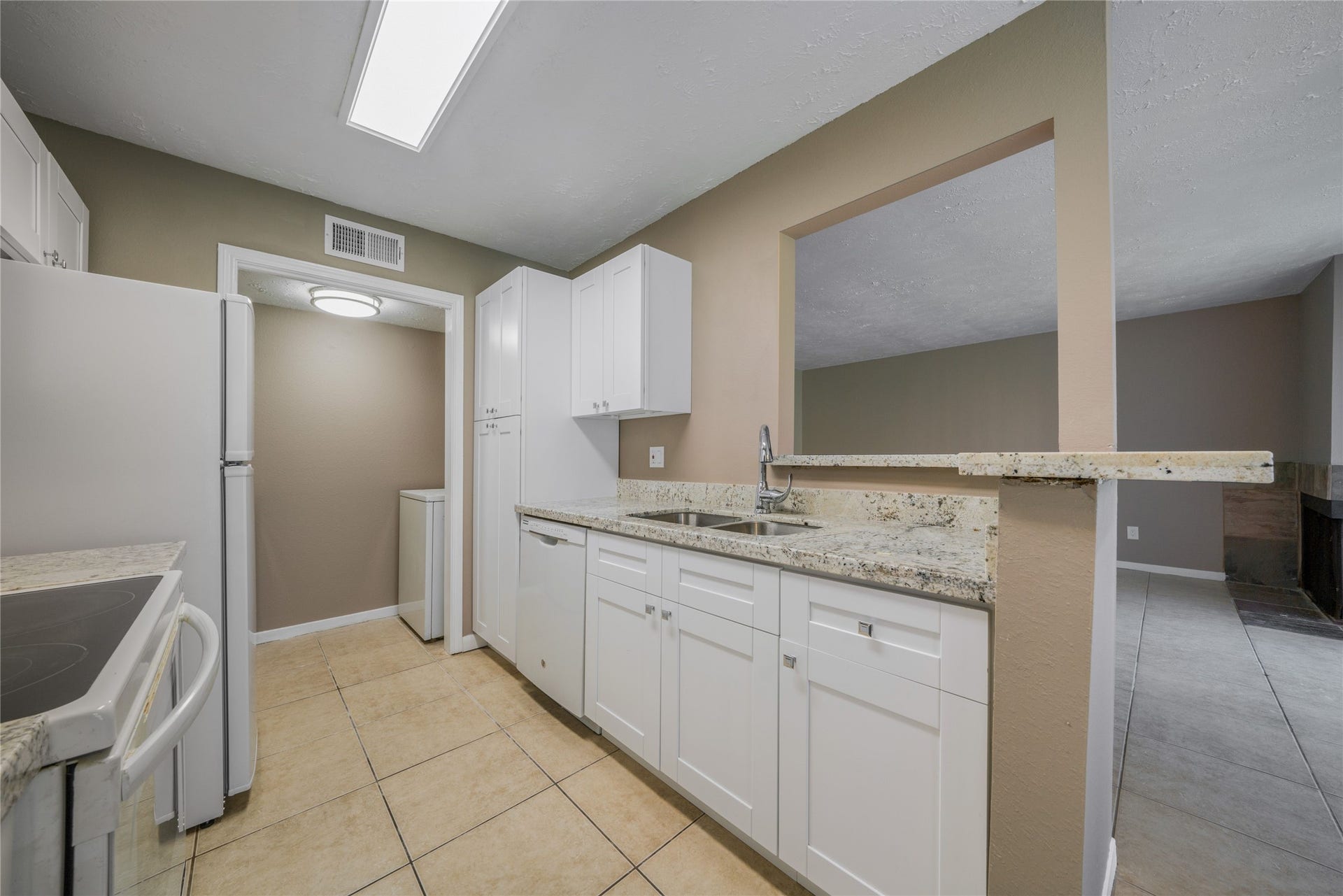 8481 Sands Point Drive, Houston, TX 77036 8481 Sands Point Drive, Houston, TX 77036