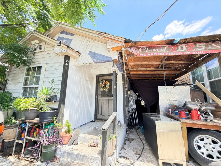 Property photo for 7037 Avenue L, Houston, TX