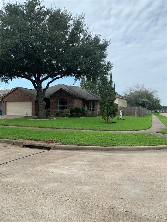 Property photo for 1402 Township Court, Rosenberg, TX