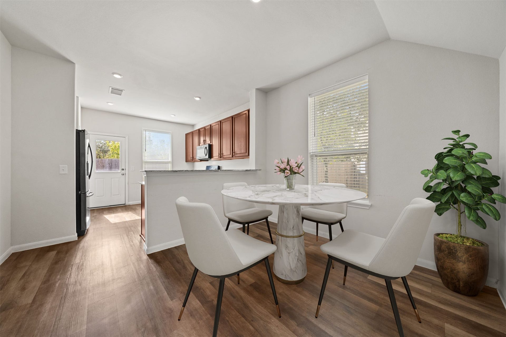 12602 Baker Bend Street, Houston, TX 77034 VIRTUALLY STAGED