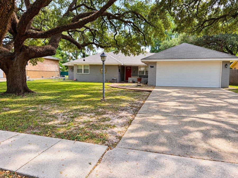 Property photo for 15901 Jersey Drive, Houston, TX