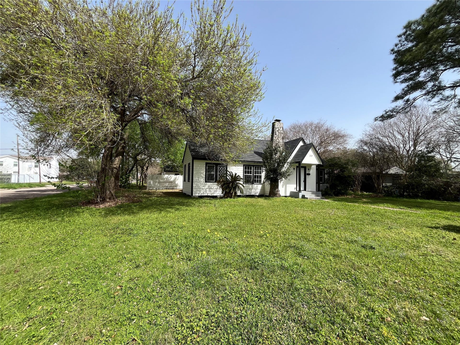 30 12th Avenue N, Texas City, TX 77590 30 12th Avenue N, Texas City, TX 77590