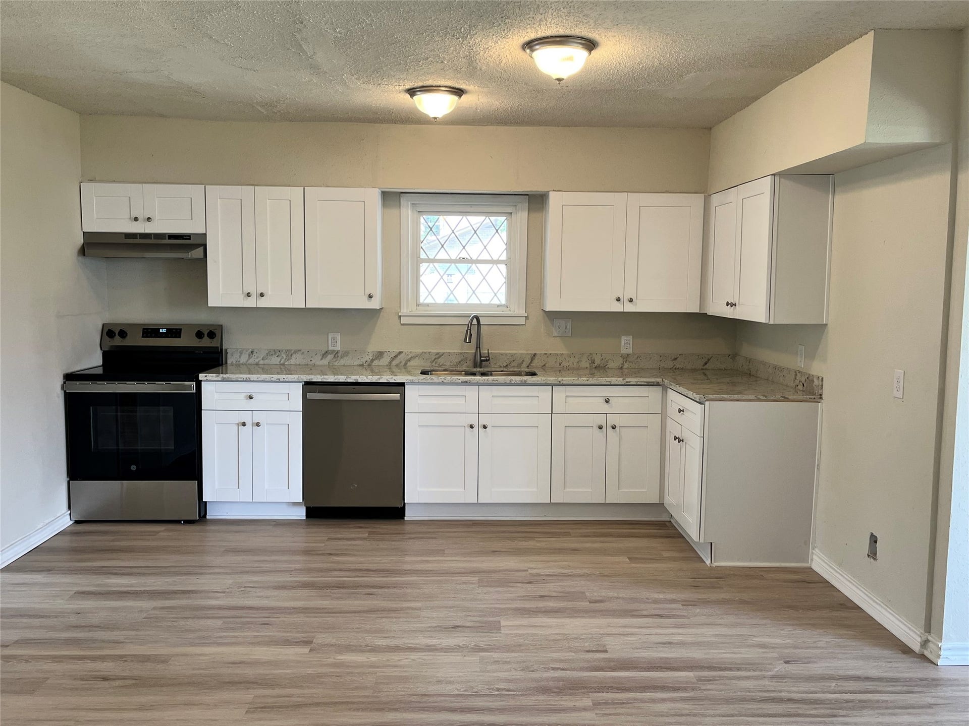 30 12th Avenue N, Texas City, TX 77590 30 12th Avenue N, Texas City, TX 77590