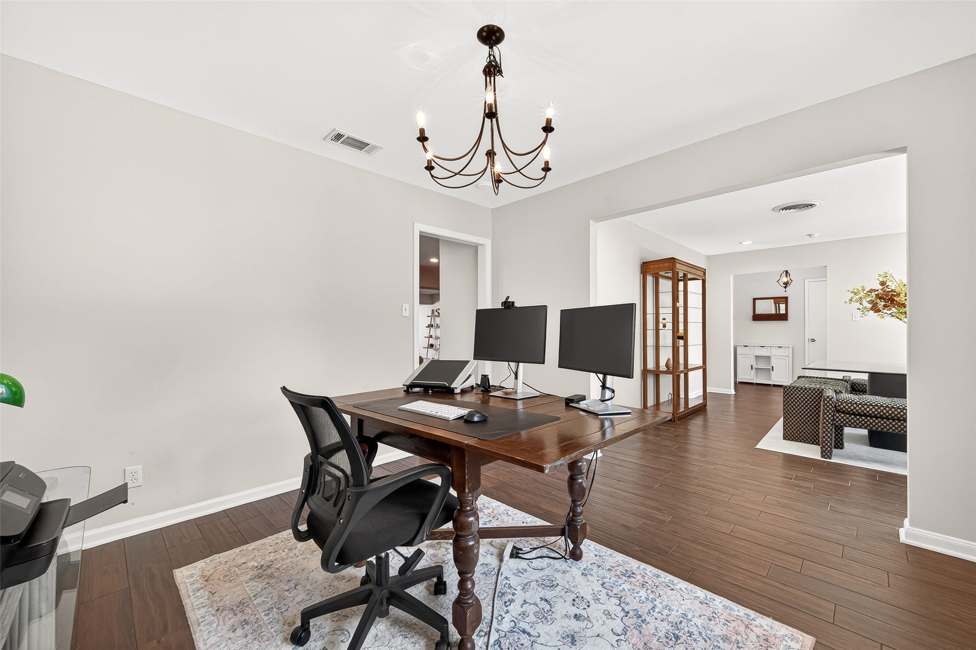 2610 Teague Road, Houston, TX 77080 This office opens to the formal living area and is direcly off the kitchen.