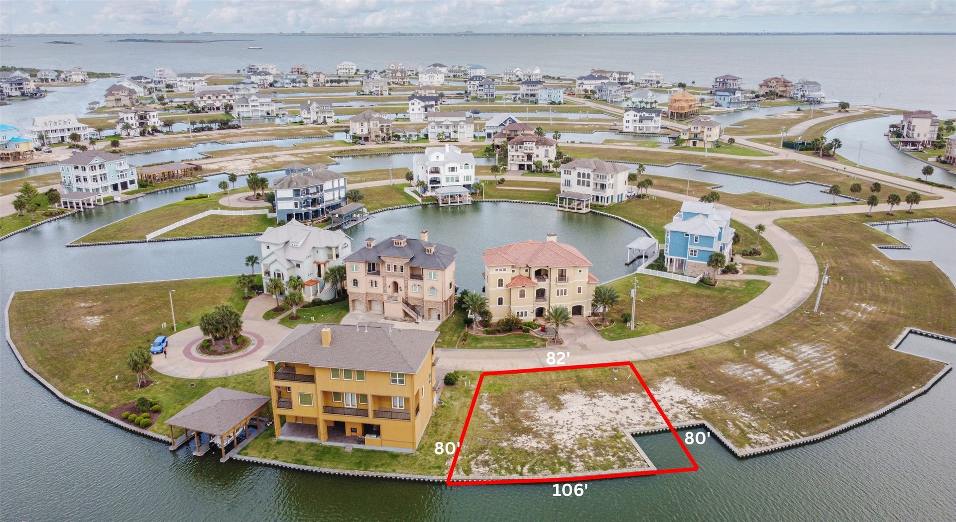 7 Big Torch, Hitchcock, TX 77563 This beautiful waterfront lot in the gated community of Harborwalk is ready for your dream home. With a 2,500 sq. ft. minimum build requirement and space for a private boathouse, this property offers the perfect setting for coastal living. A standout feature is the landscape reserve directly across the canal, providing added privacy and peaceful views with no homes directly across from you. Boundary lines are approximate.