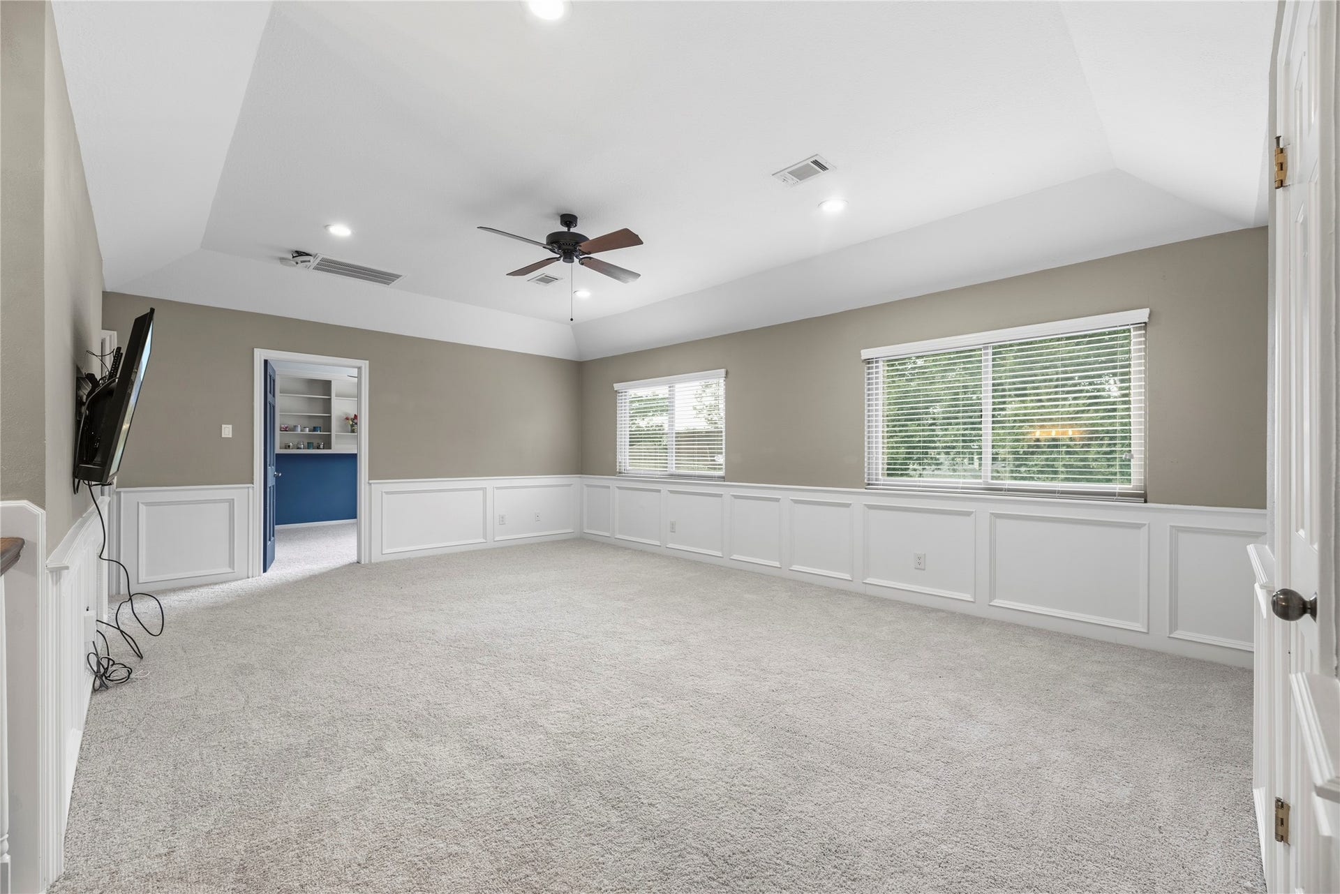 Another view of this huge space!