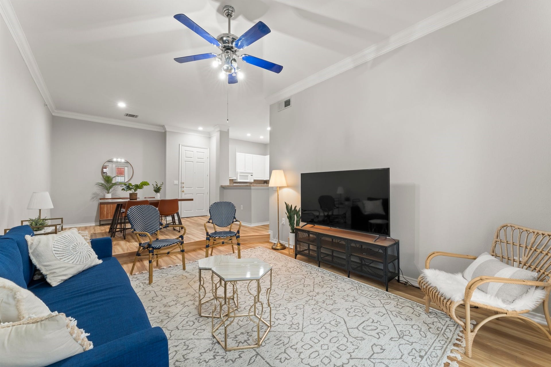 2400 Mccue Road, #237, Houston, TX 77056 2400 Mccue Road, #237, Houston, TX 77056