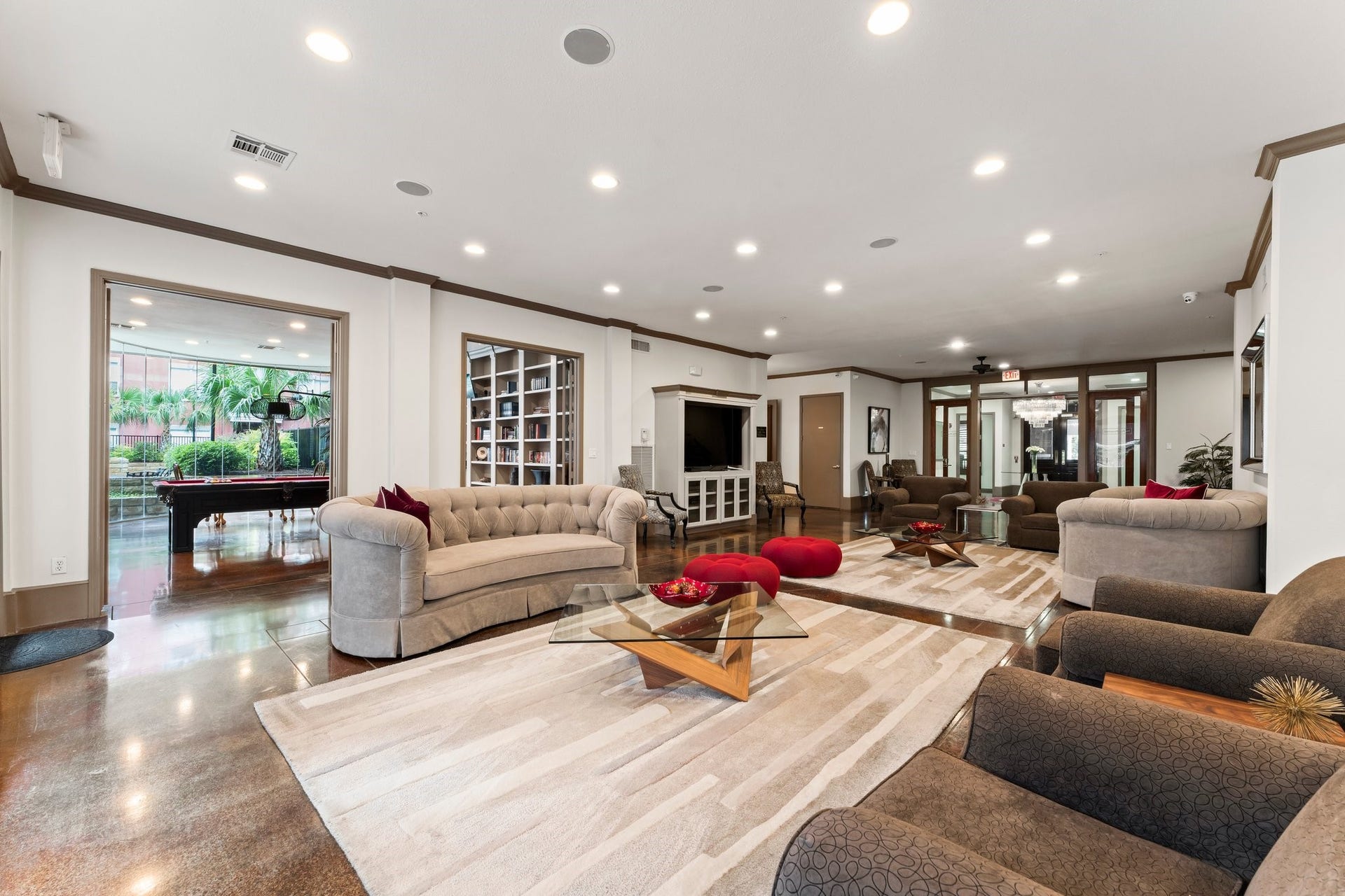 2400 Mccue Road, #237, Houston, TX 77056 Area for the residents to use.