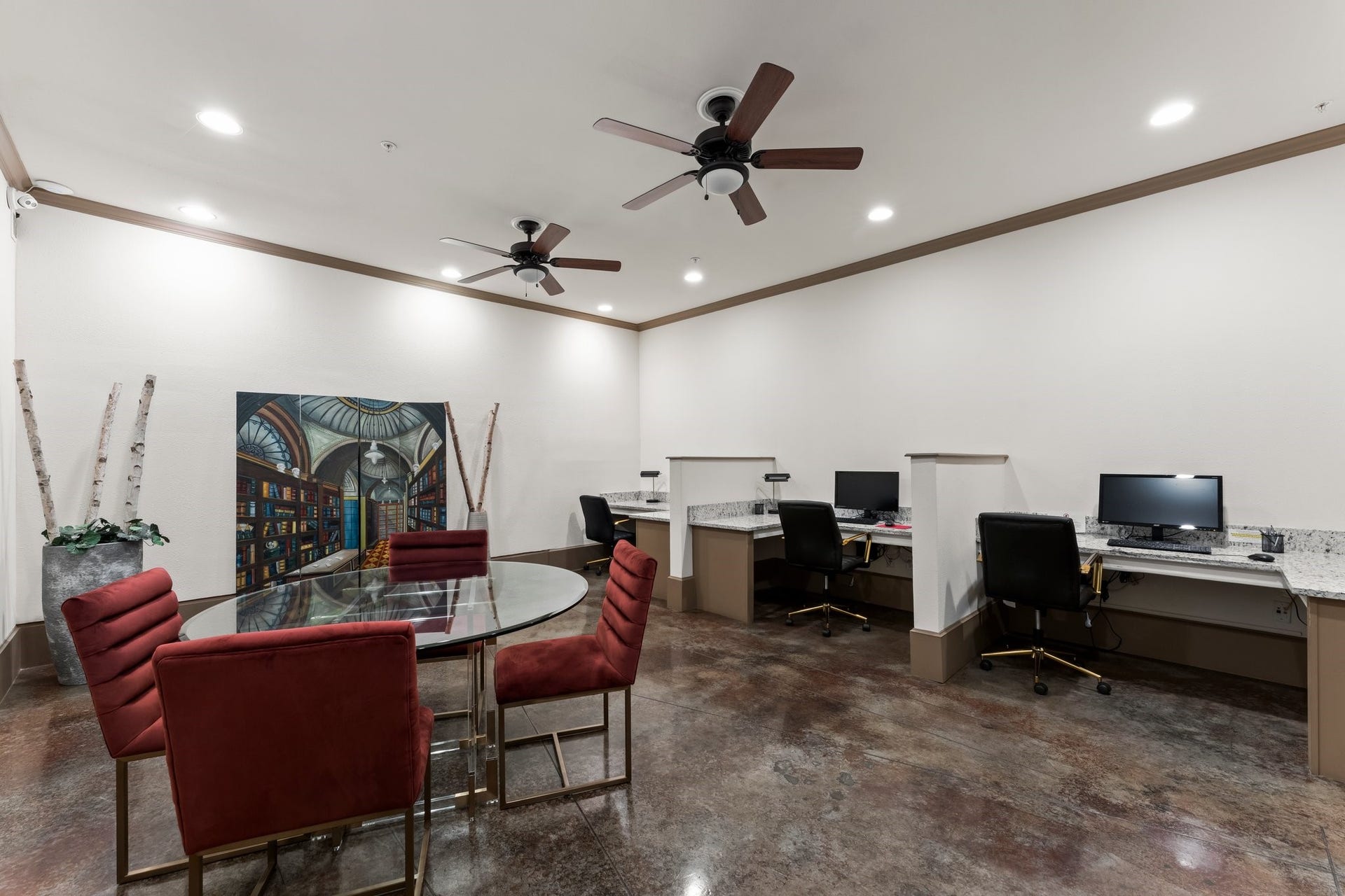 2400 Mccue Road, #237, Houston, TX 77056 Business center onsite.