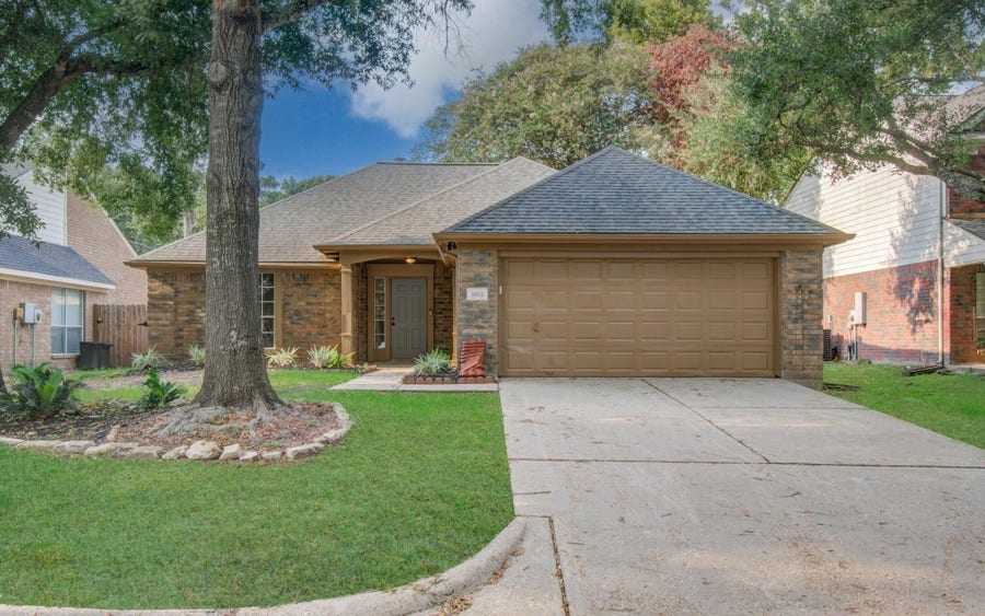 Property photo for 5803 Forest Timbers Dr, Humble, TX