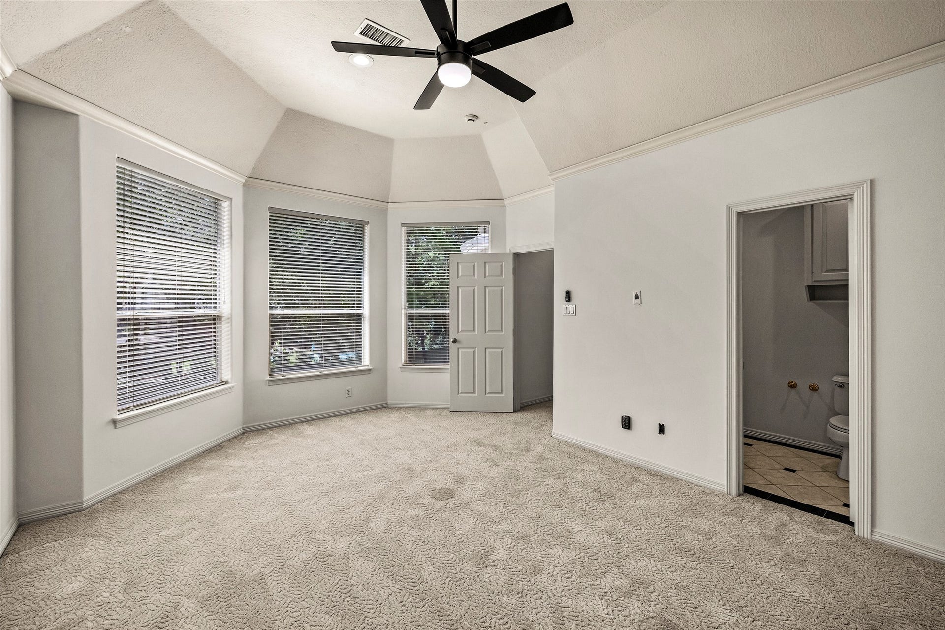3 N Benton Woods Circle, The Woodlands, TX 77382