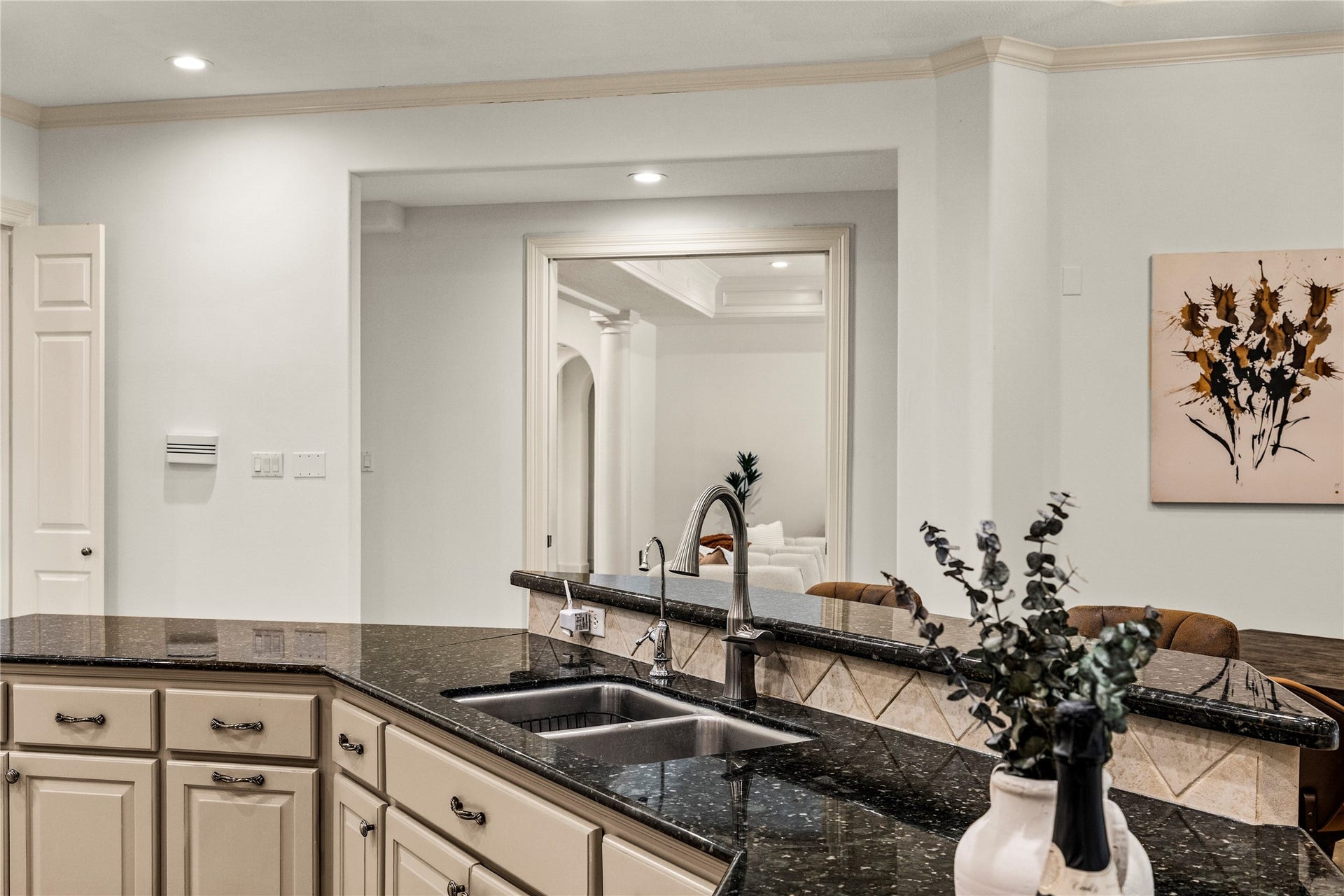 3 N Benton Woods Circle, The Woodlands, TX 77382