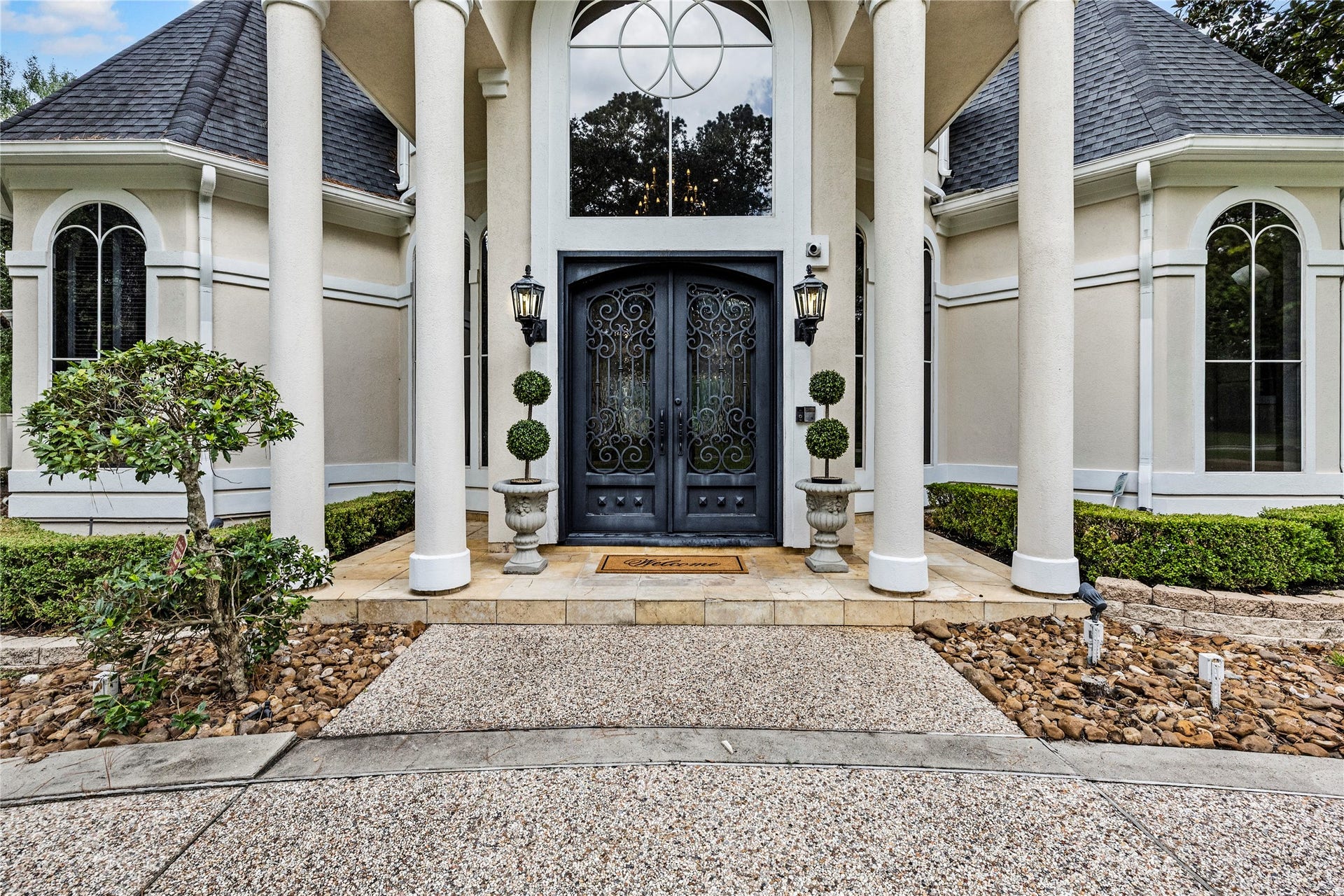 Welcoming entryway into this stunning property.