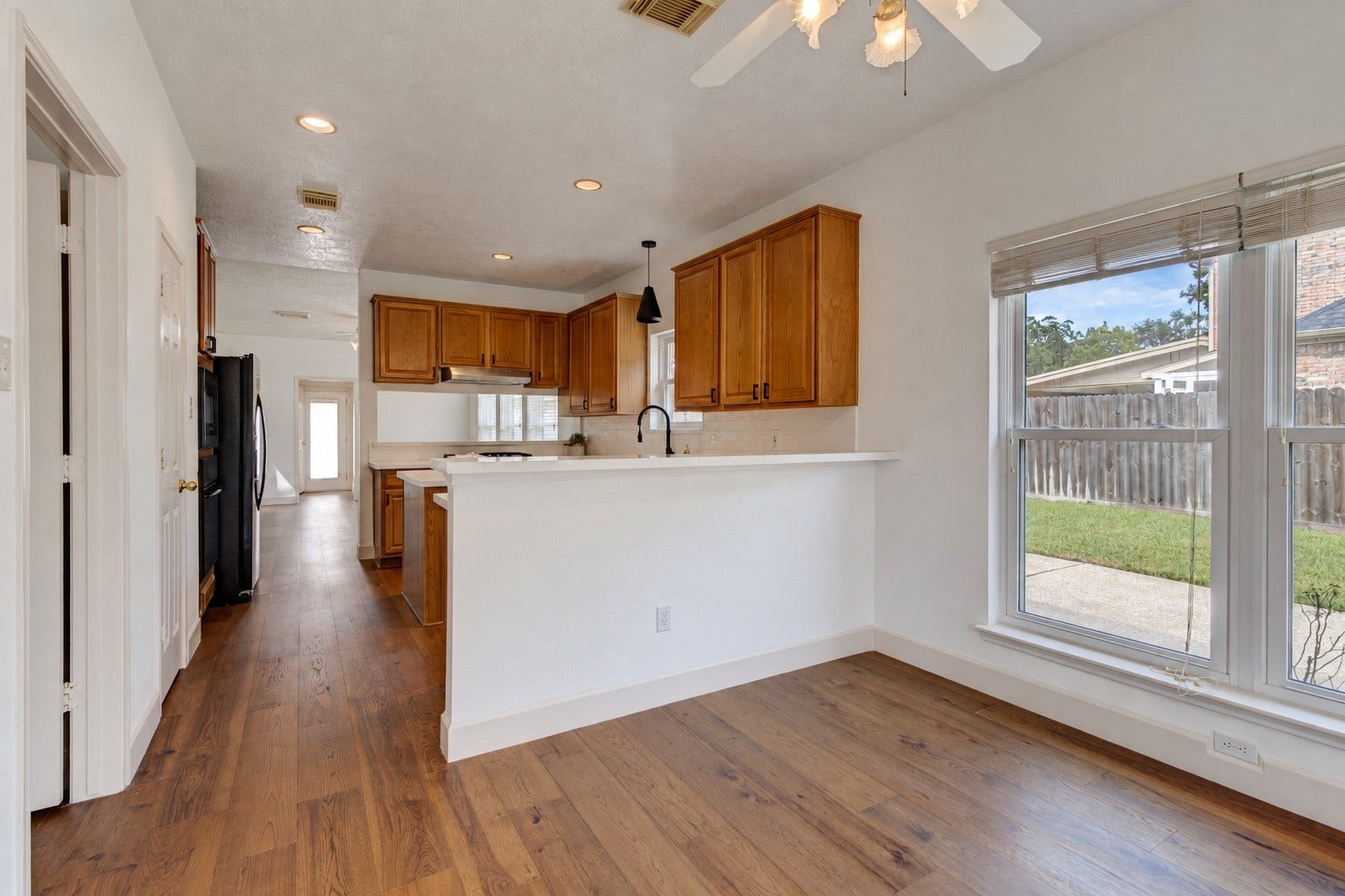 304 Melodywood Drive, Friendswood, TX 77546 304 Melodywood Drive, Friendswood, TX 77546