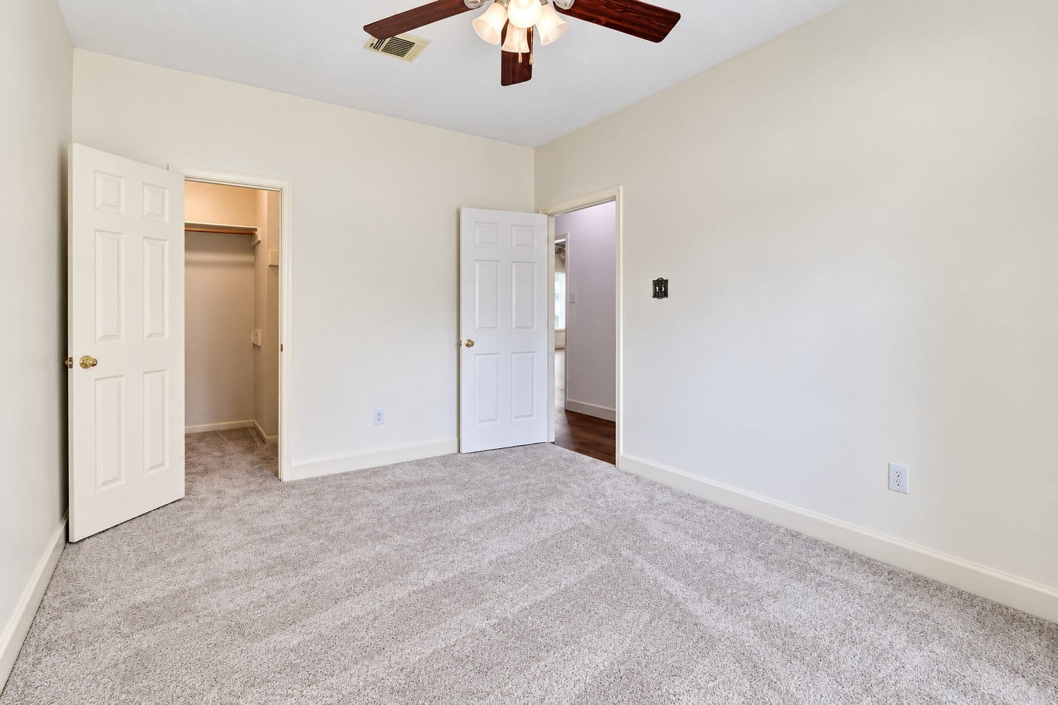 304 Melodywood Drive, Friendswood, TX 77546 304 Melodywood Drive, Friendswood, TX 77546