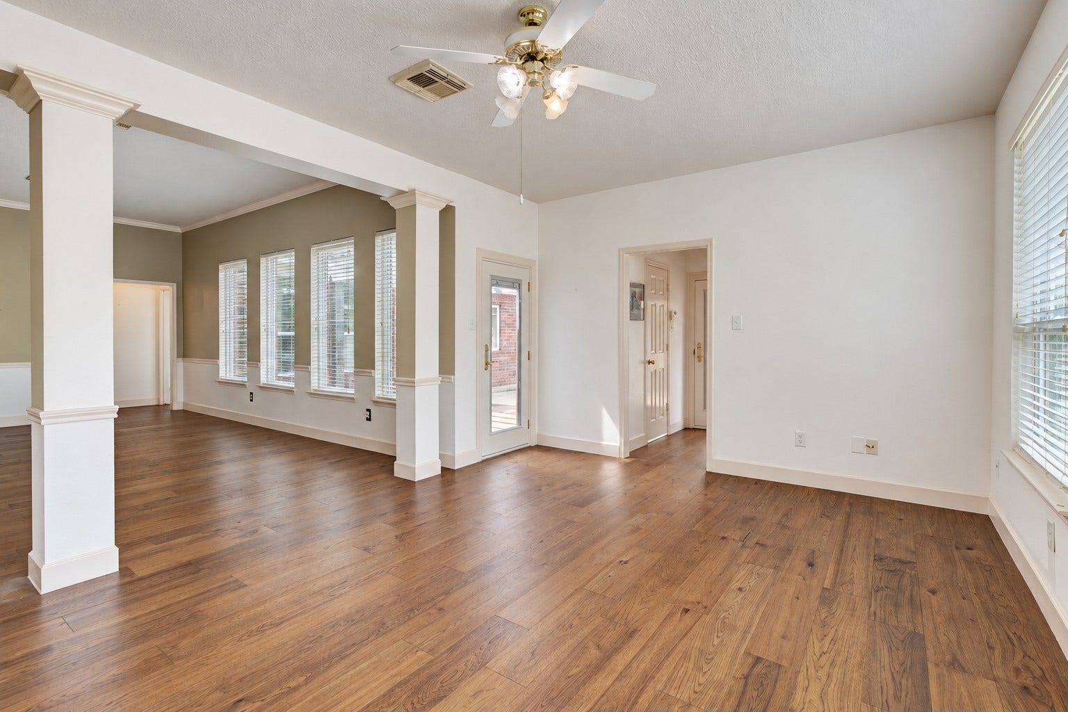 304 Melodywood Drive, Friendswood, TX 77546 304 Melodywood Drive, Friendswood, TX 77546