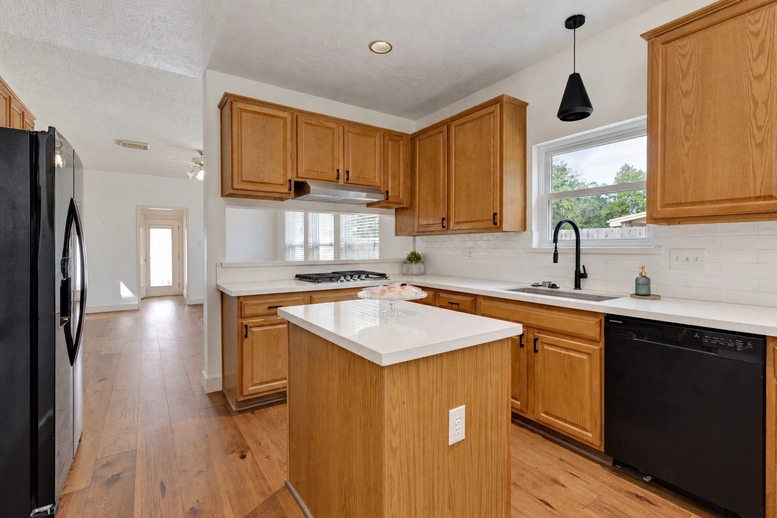 304 Melodywood Drive, Friendswood, TX 77546 304 Melodywood Drive, Friendswood, TX 77546