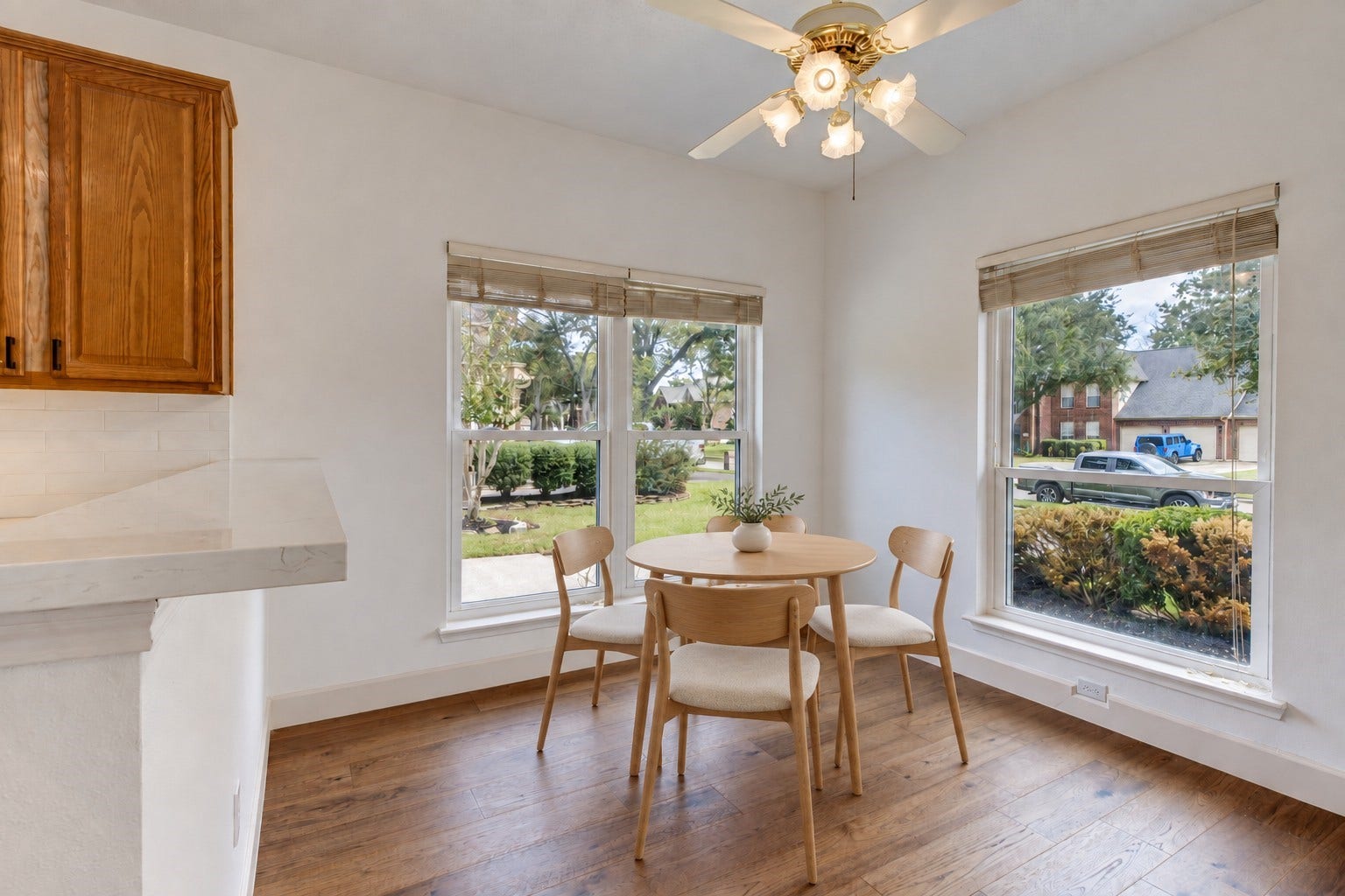 304 Melodywood Drive, Friendswood, TX 77546 Virtually Staged