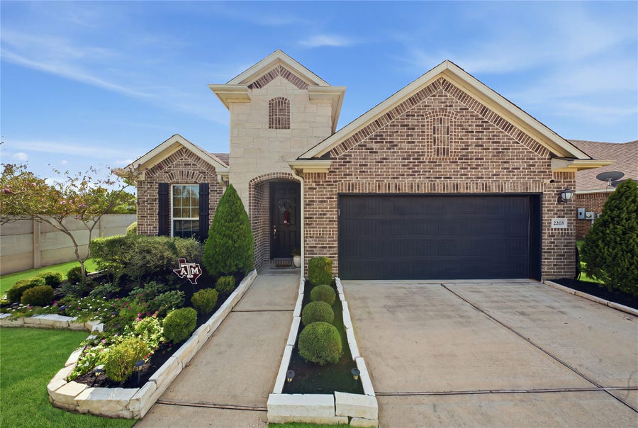 Property photo for 2203 Orono Landing Lane, Pearland, TX