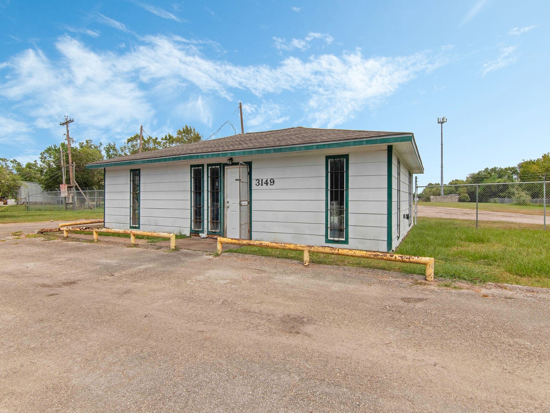 3149 Harkey Road, Pearland, TX 77584 3149 Harkey Road, Pearland, TX 77584