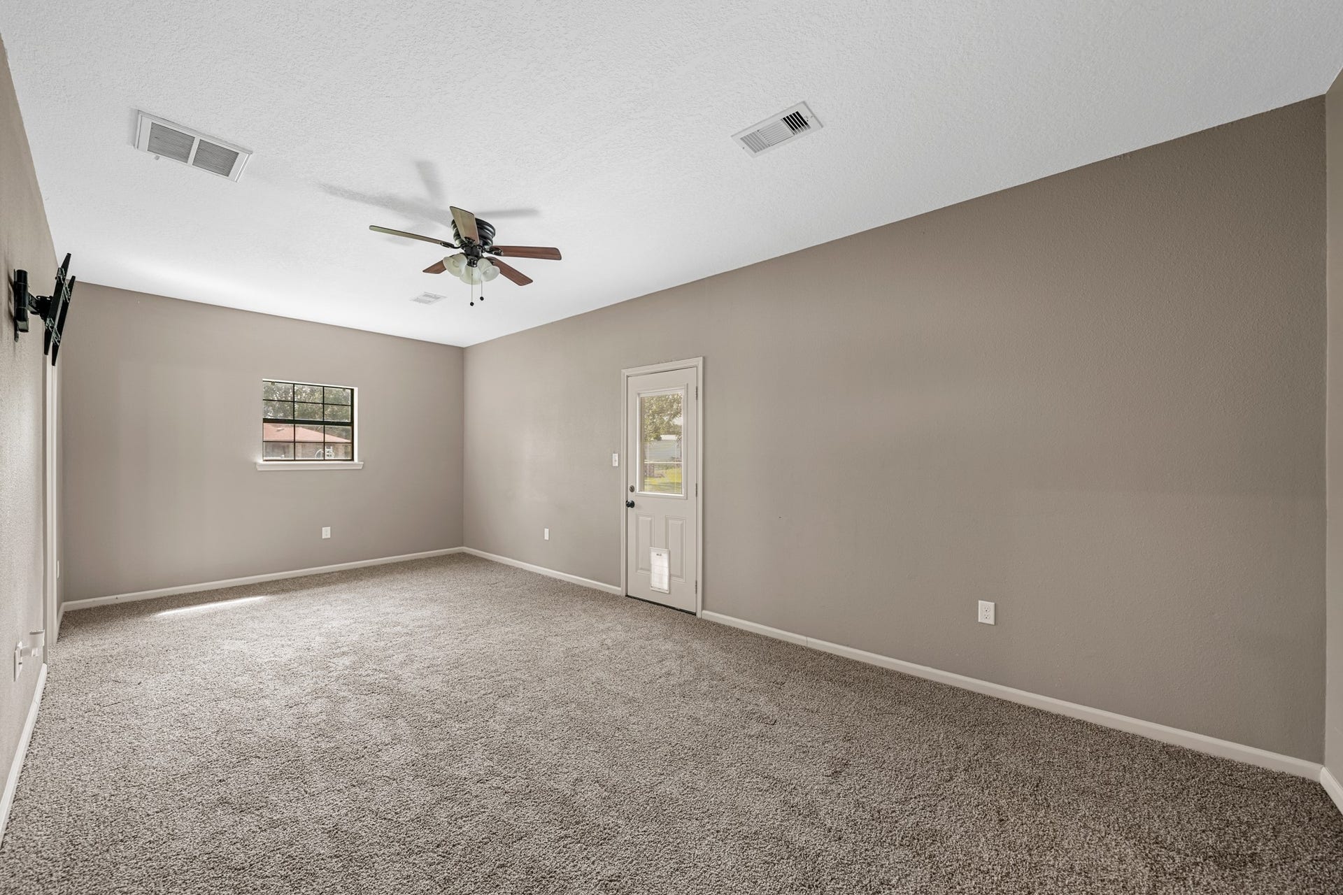 4435 S Tower Road, Santa Fe, TX 77517 4435 S Tower Road, Santa Fe, TX 77517