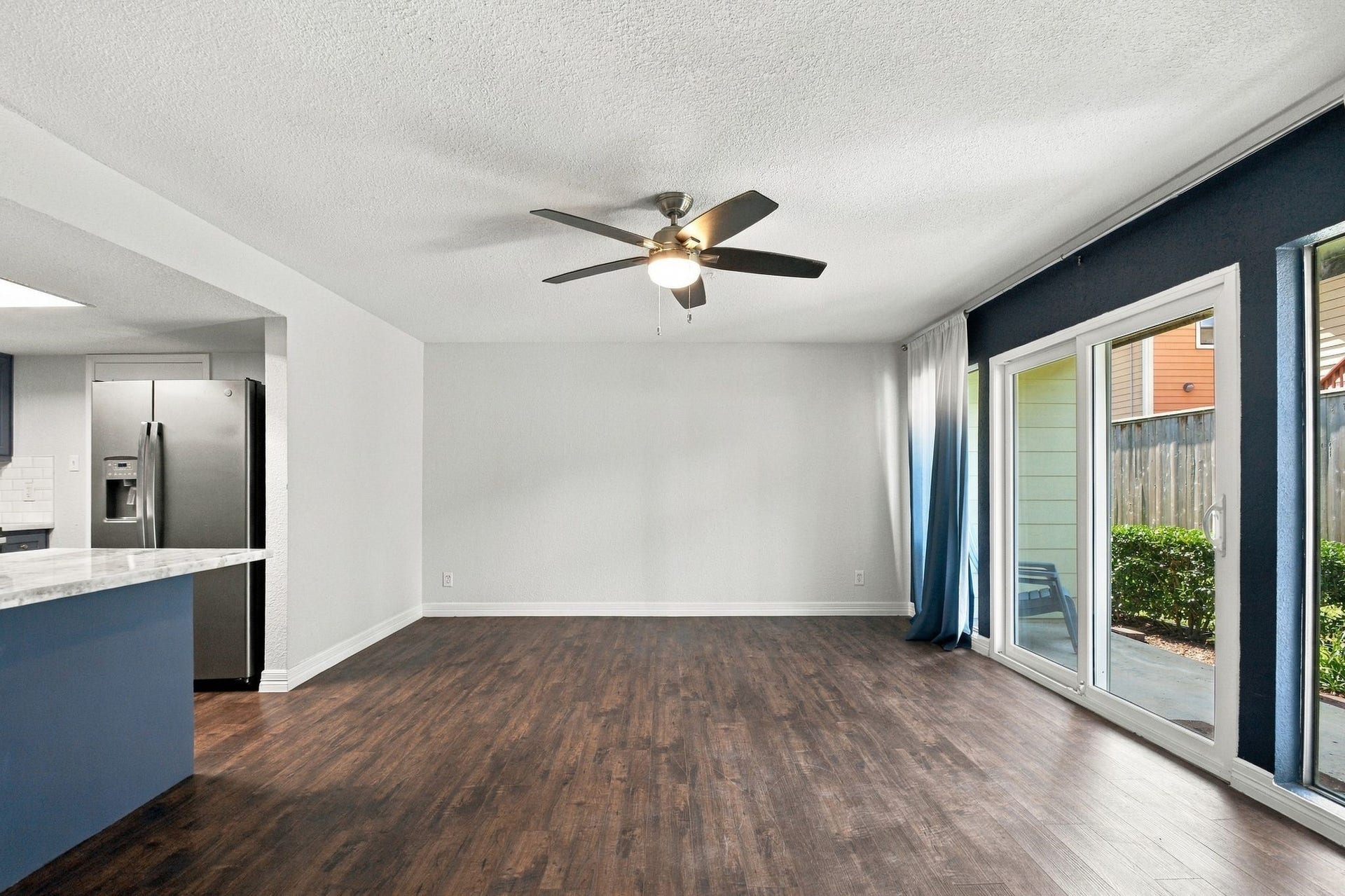 14777 Wunderlich Drive, #413, Houston, TX 77069 The Living Room is very spacious and is open to the Kitchen - great for entertaining or just relaxing and enjoying your upgraded features.