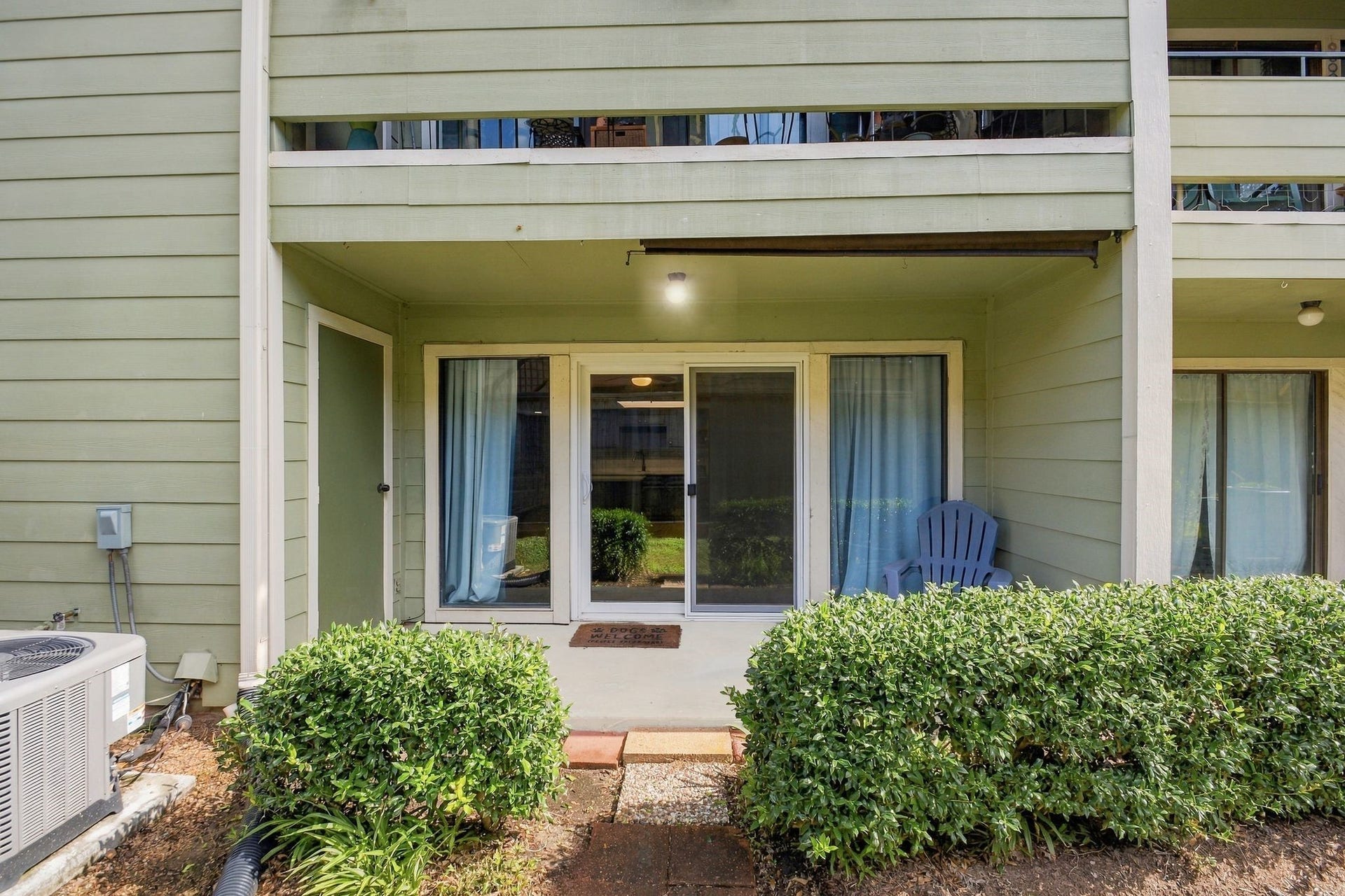 14777 Wunderlich Drive, #413, Houston, TX 77069 Another view of the back patio - covered.