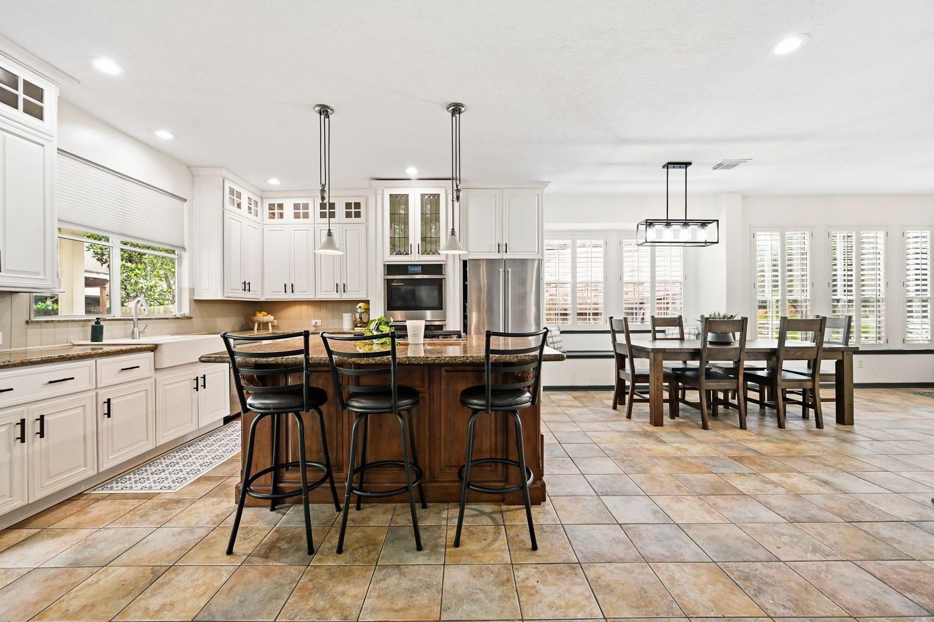 3807 Oakland Circle, Missouri City, TX 77459 Chef's dream kitchen