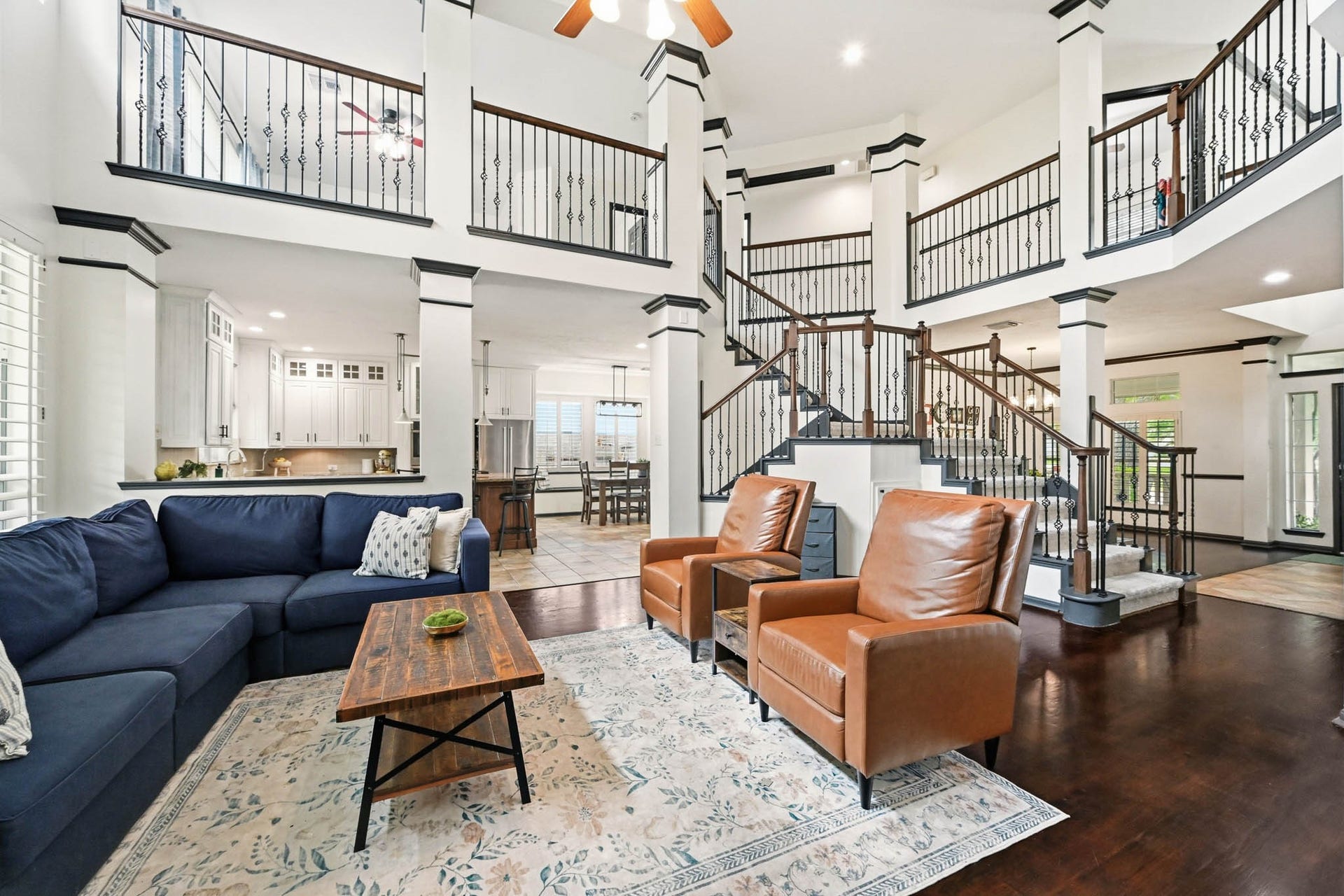 3807 Oakland Circle, Missouri City, TX 77459 Stunning architectural details & design throughout