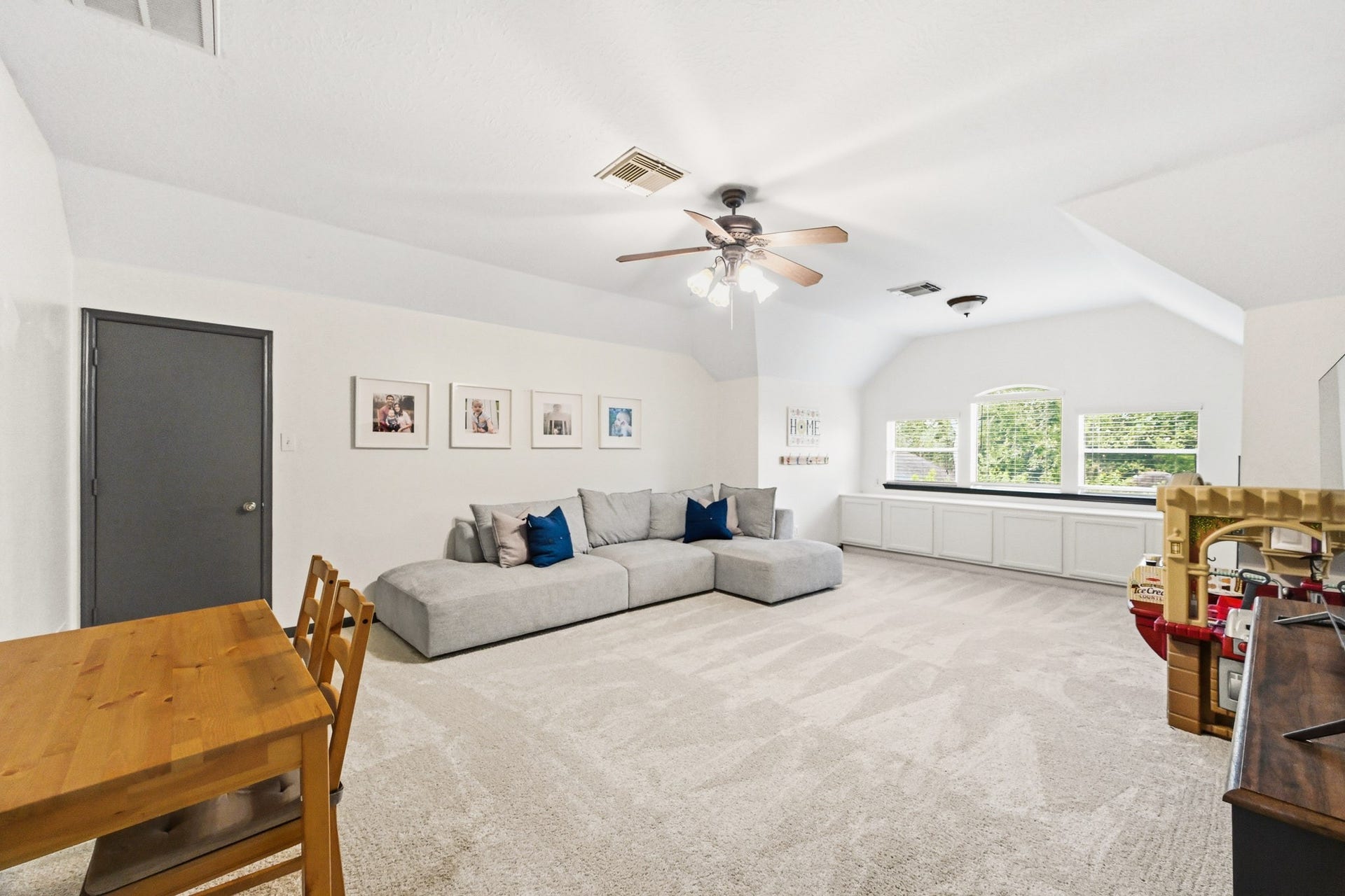 3807 Oakland Circle, Missouri City, TX 77459 Media room or can be a 5th bedroom