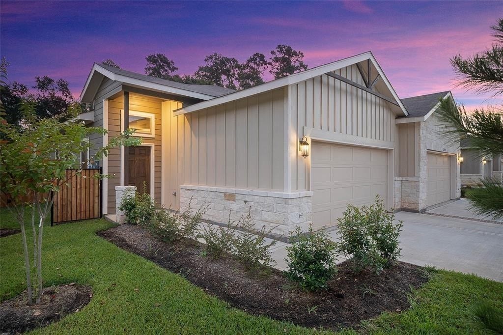 9800 Grosbeak Lane, Magnolia, TX 77354