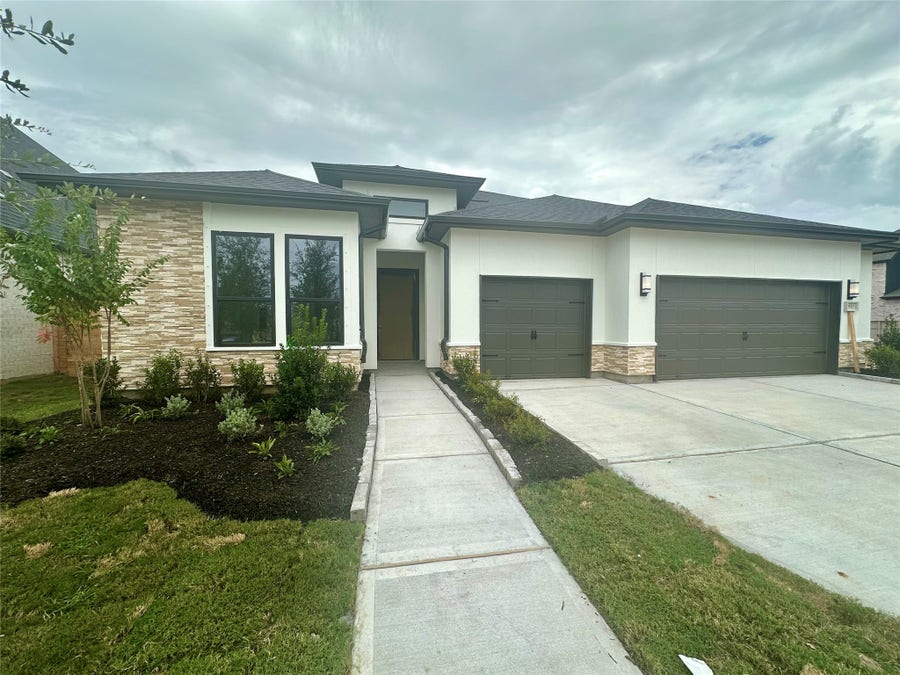 Property photo for 925 Groundwater Way, League City, TX