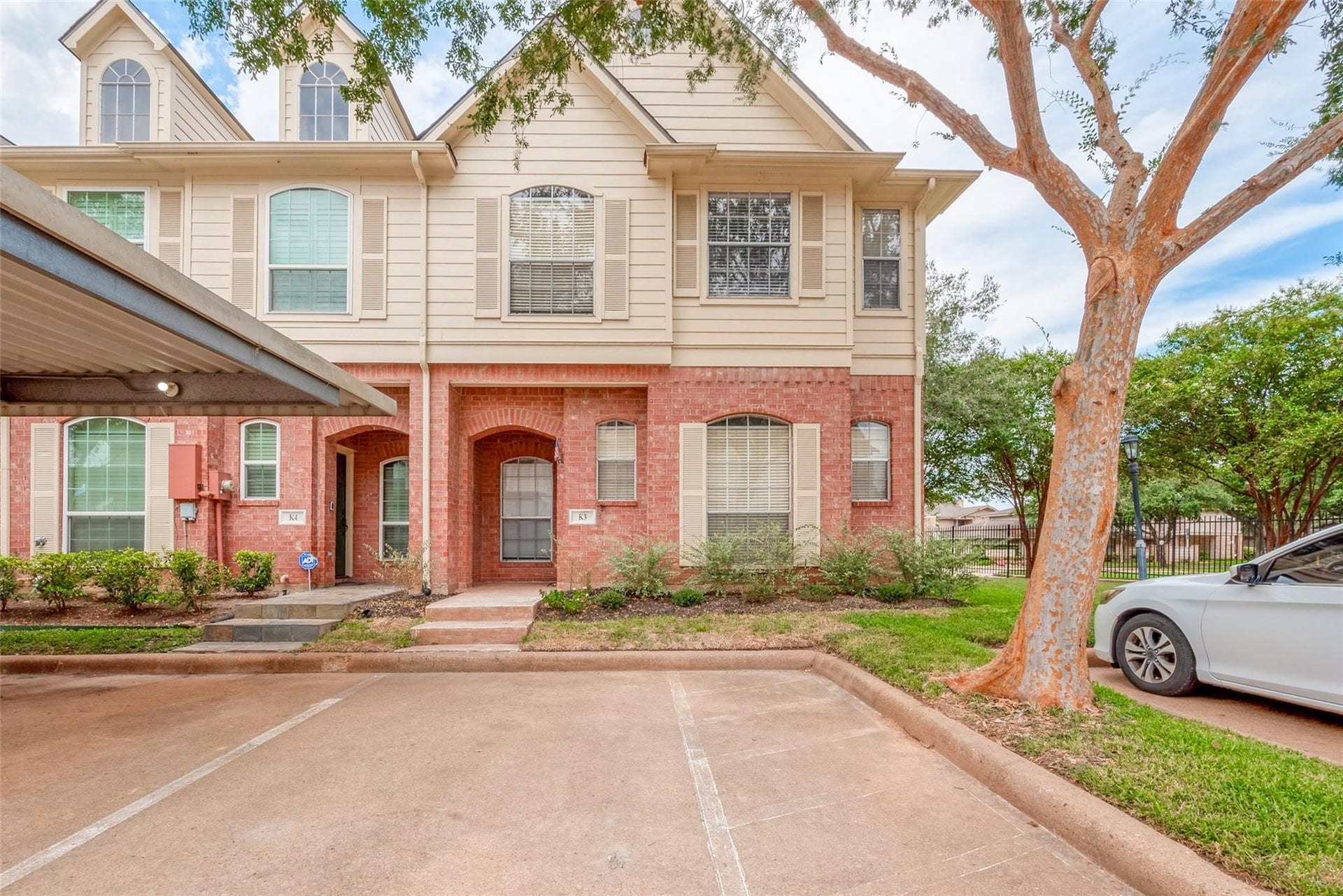 2710 Grants Lake Boulevard, #K3, Sugar Land, TX 77479 Front Exterior & Courtyard
