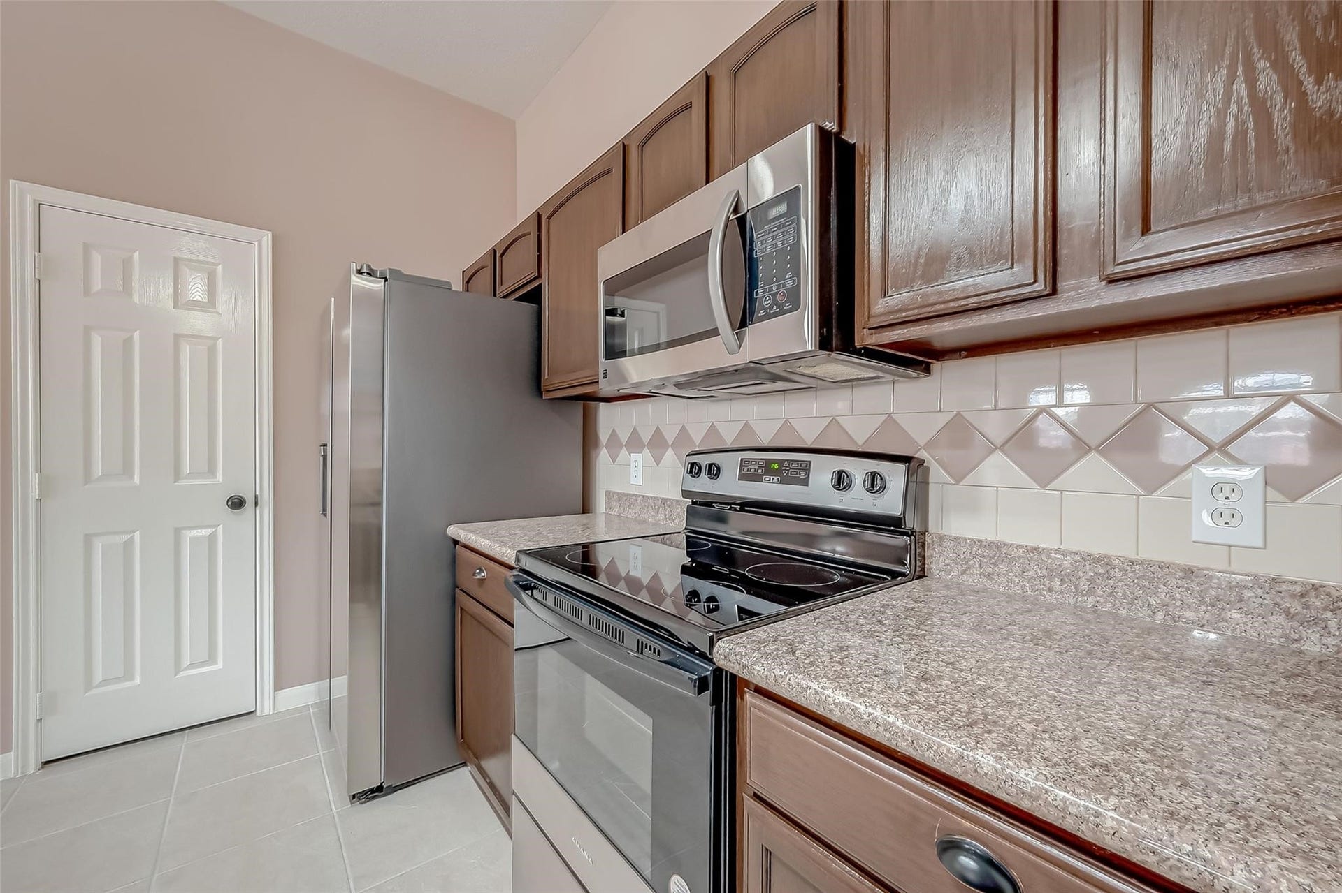 2710 Grants Lake Boulevard, #K3, Sugar Land, TX 77479 Kitchen