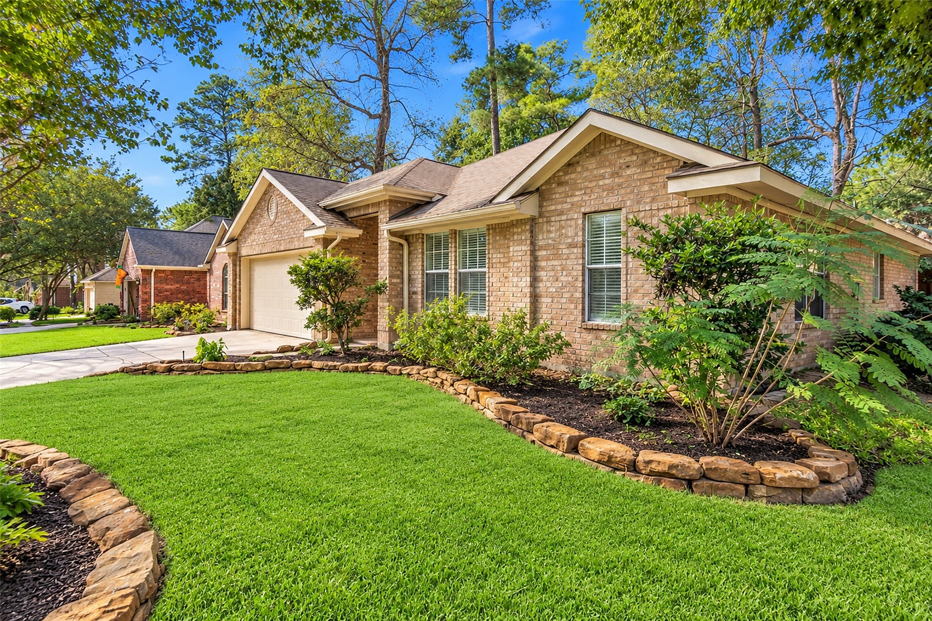 14 Almond Branch Place, The Woodlands, TX 77382 Quiet neighborhood location on a cul-de-sac. Grass enhanced.