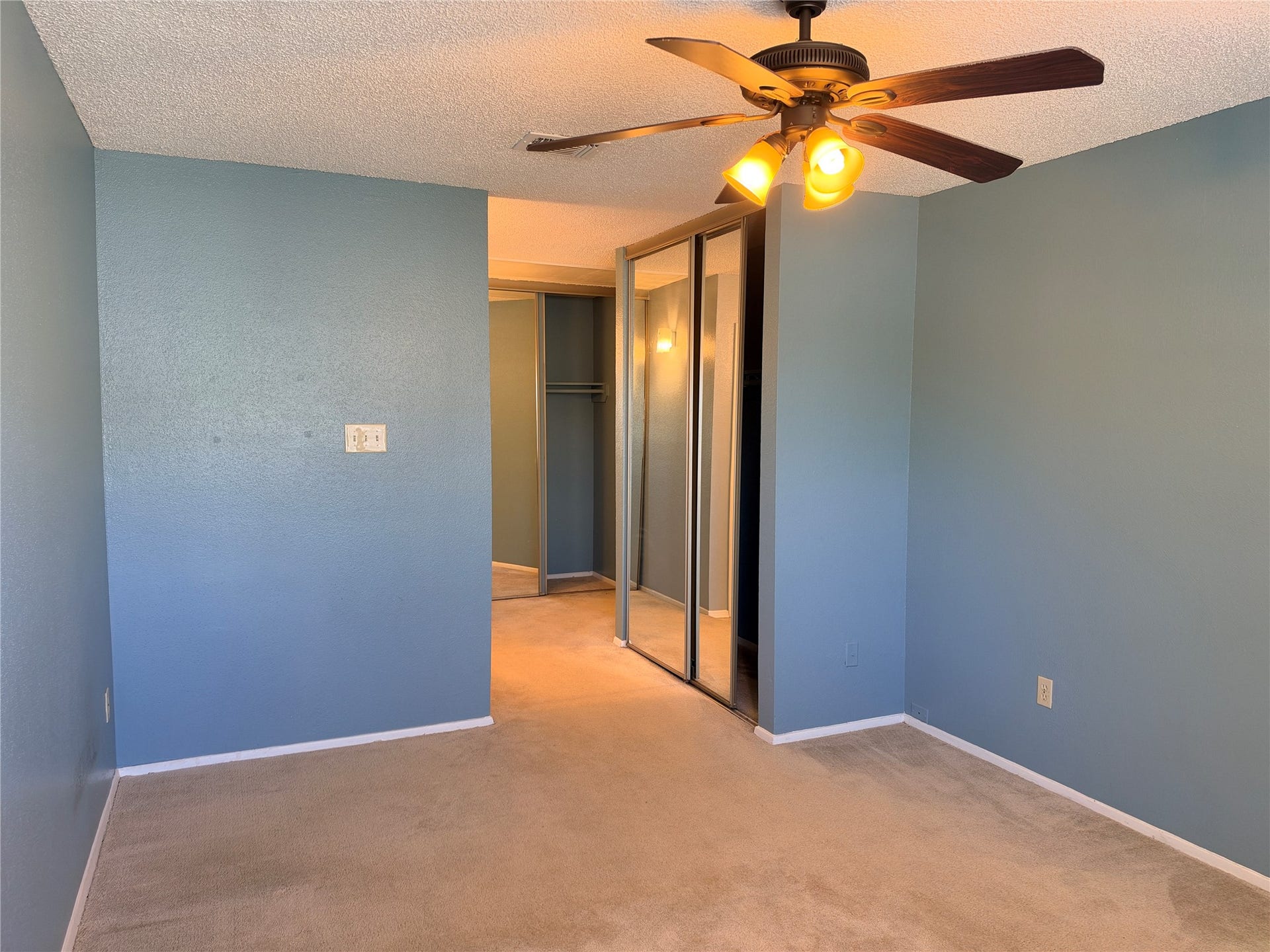 6211 Ludington Drive, #21-909, Houston, TX 77035 6211 Ludington Drive, #21-909, Houston, TX 77035