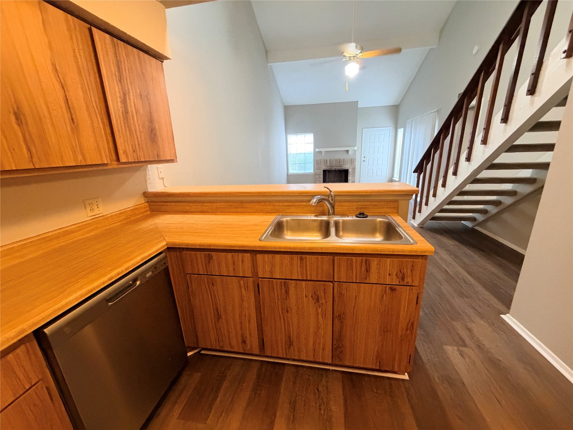 6211 Ludington Drive, #21-909, Houston, TX 77035 6211 Ludington Drive, #21-909, Houston, TX 77035