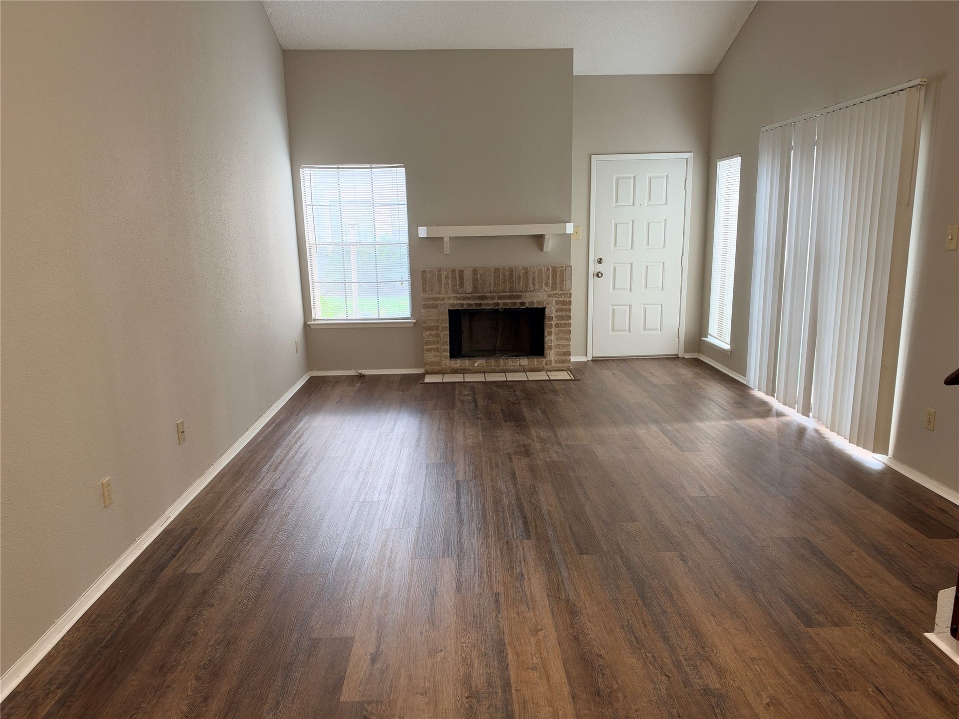 6211 Ludington Drive, #21-909, Houston, TX 77035 6211 Ludington Drive, #21-909, Houston, TX 77035