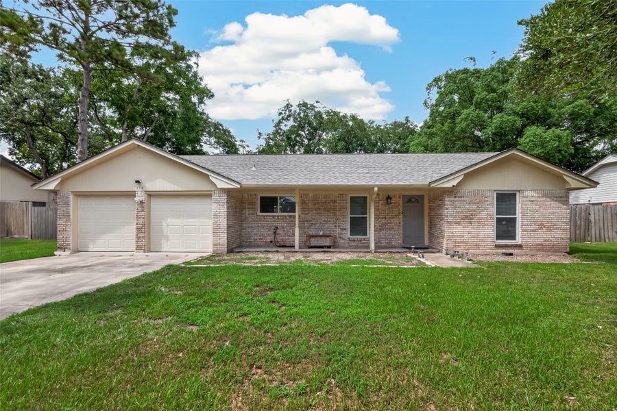 Property photo for 114 E Wildwinn Drive, Alvin, TX