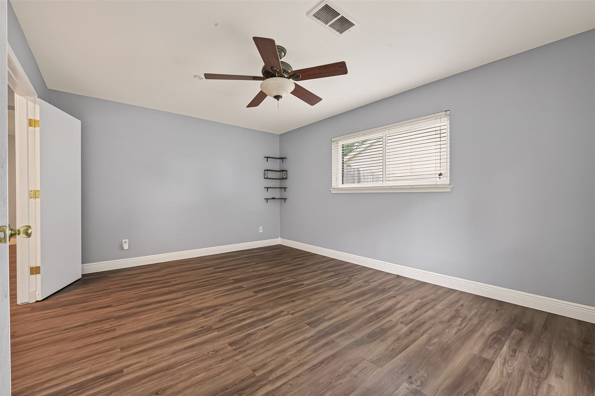 114 E Wildwinn Drive, Alvin, TX 77511 114 E Wildwinn Drive, Alvin, TX 77511