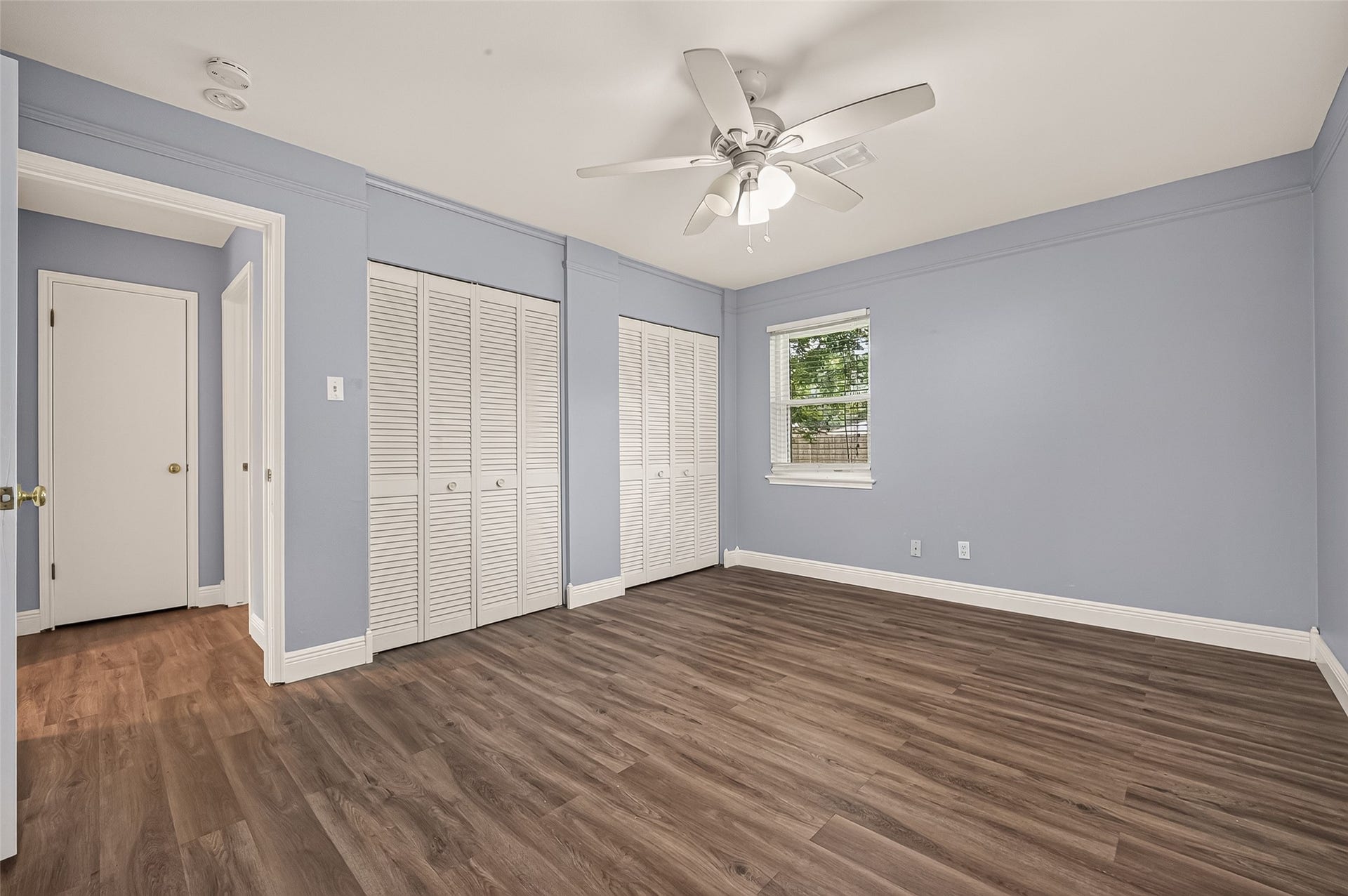 114 E Wildwinn Drive, Alvin, TX 77511 Lots of closet space