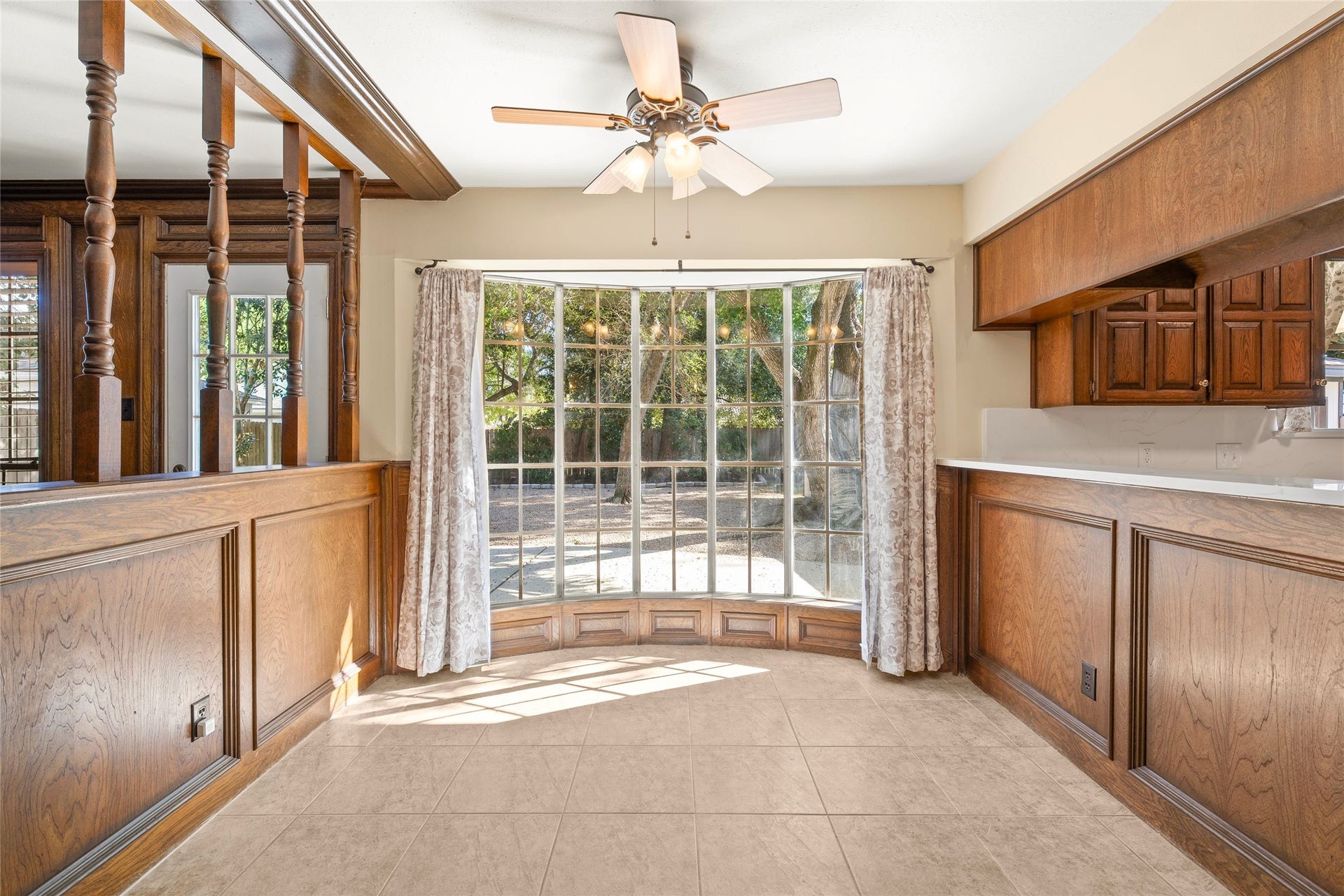 Enjoy the outdoor foliage from the breakfast nook.