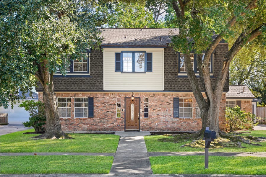 Property photo for 16418 Heatherdale Drive, Houston, TX