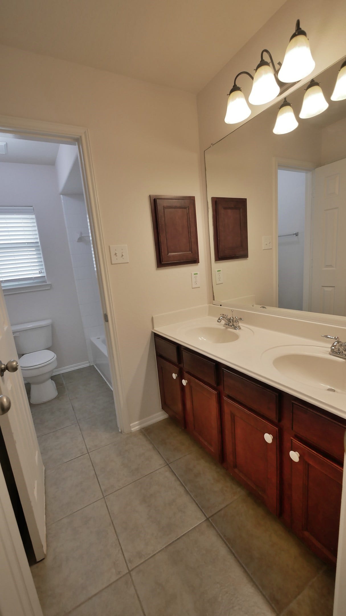 1906 Lauralwick Court, Katy, TX 77484 3rd Bathroom