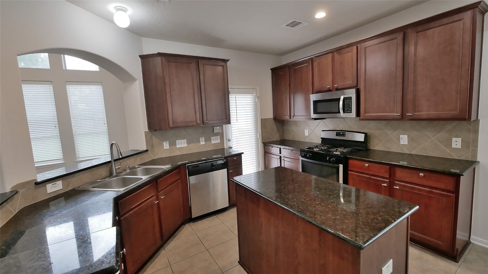 1906 Lauralwick Court, Katy, TX 77484 Kitchen
